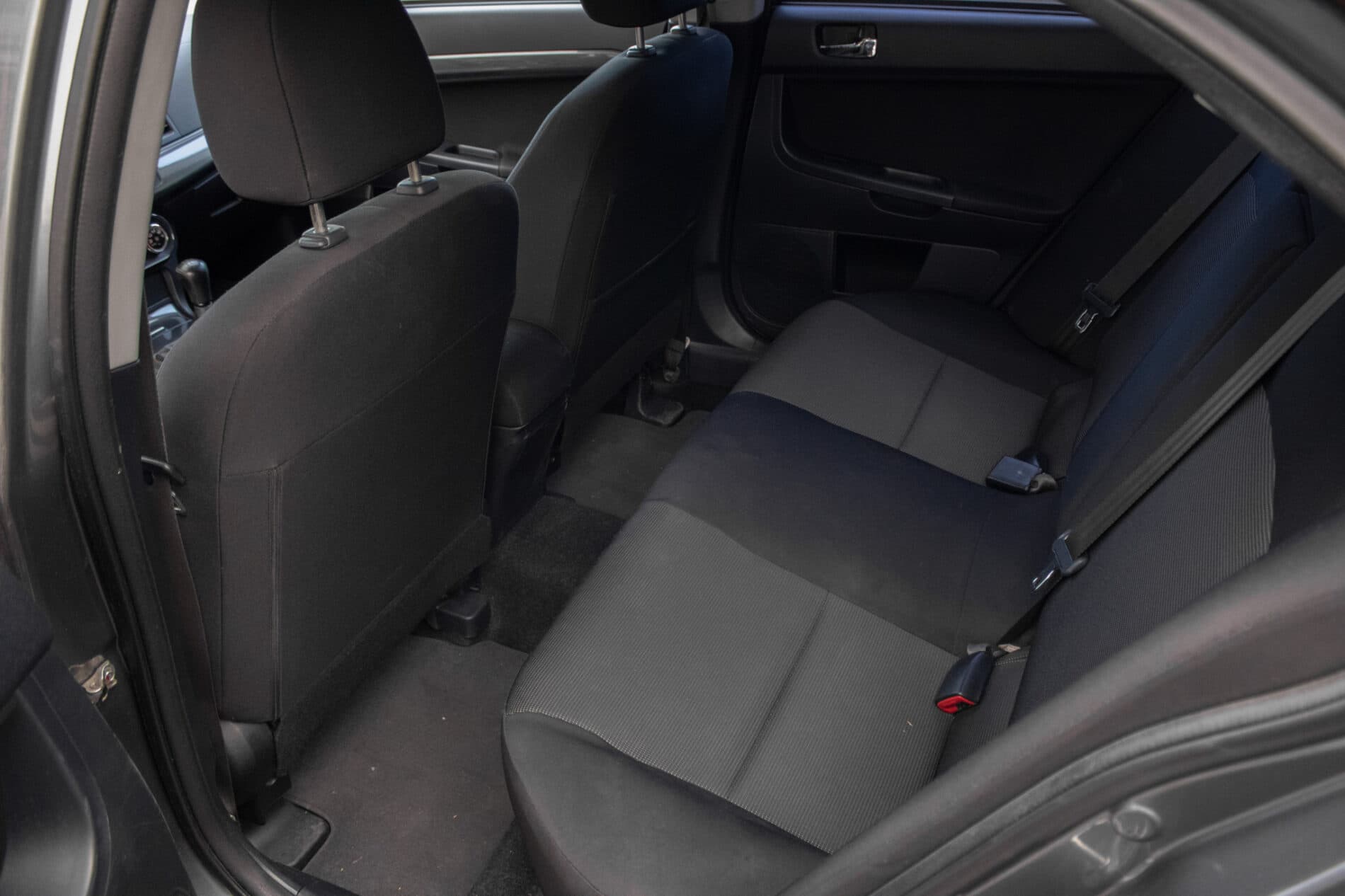2011 Mitsubishi Lancer, šedá sedan, 178 968 km