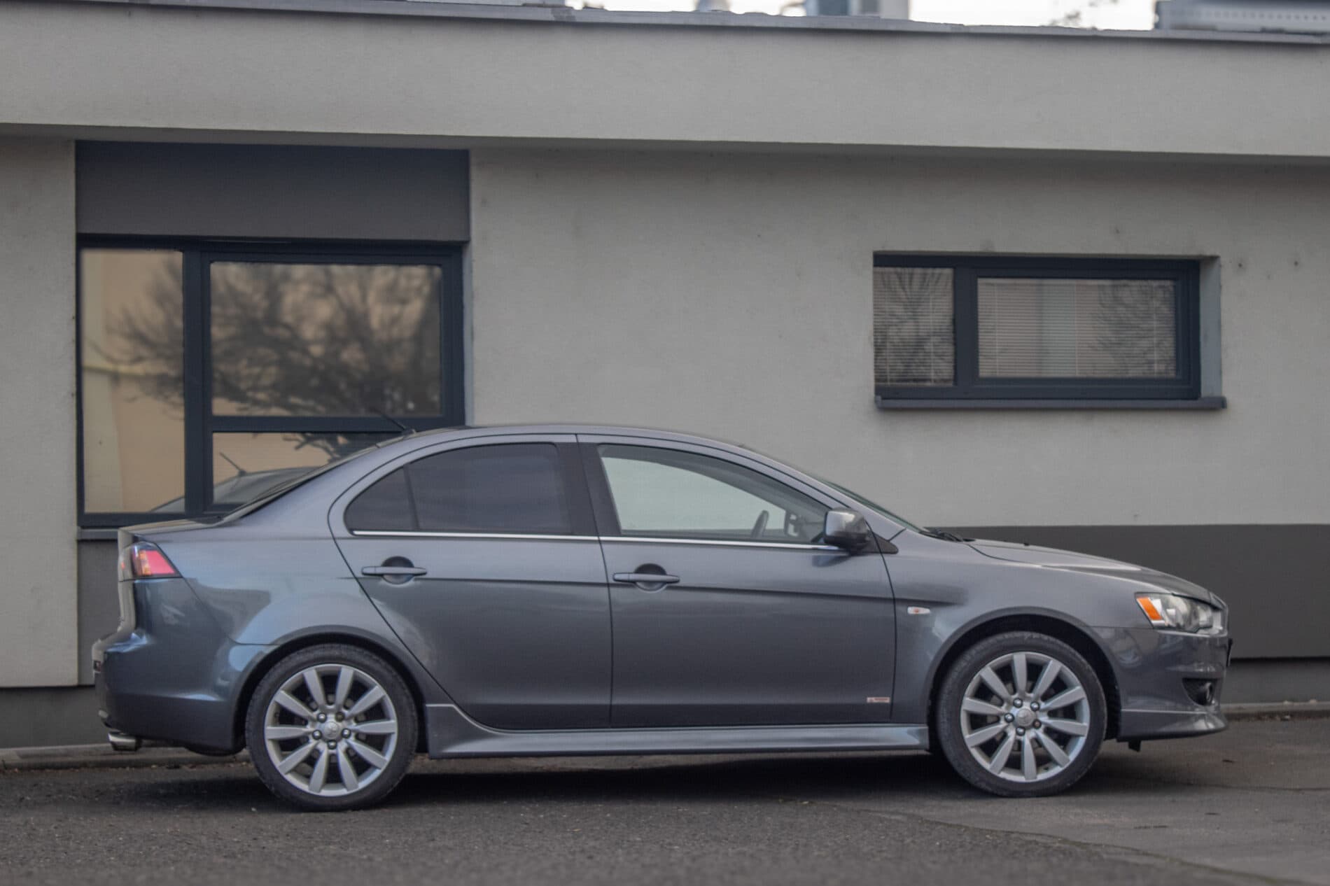 2011 Mitsubishi Lancer, šedá sedan, 178 968 km