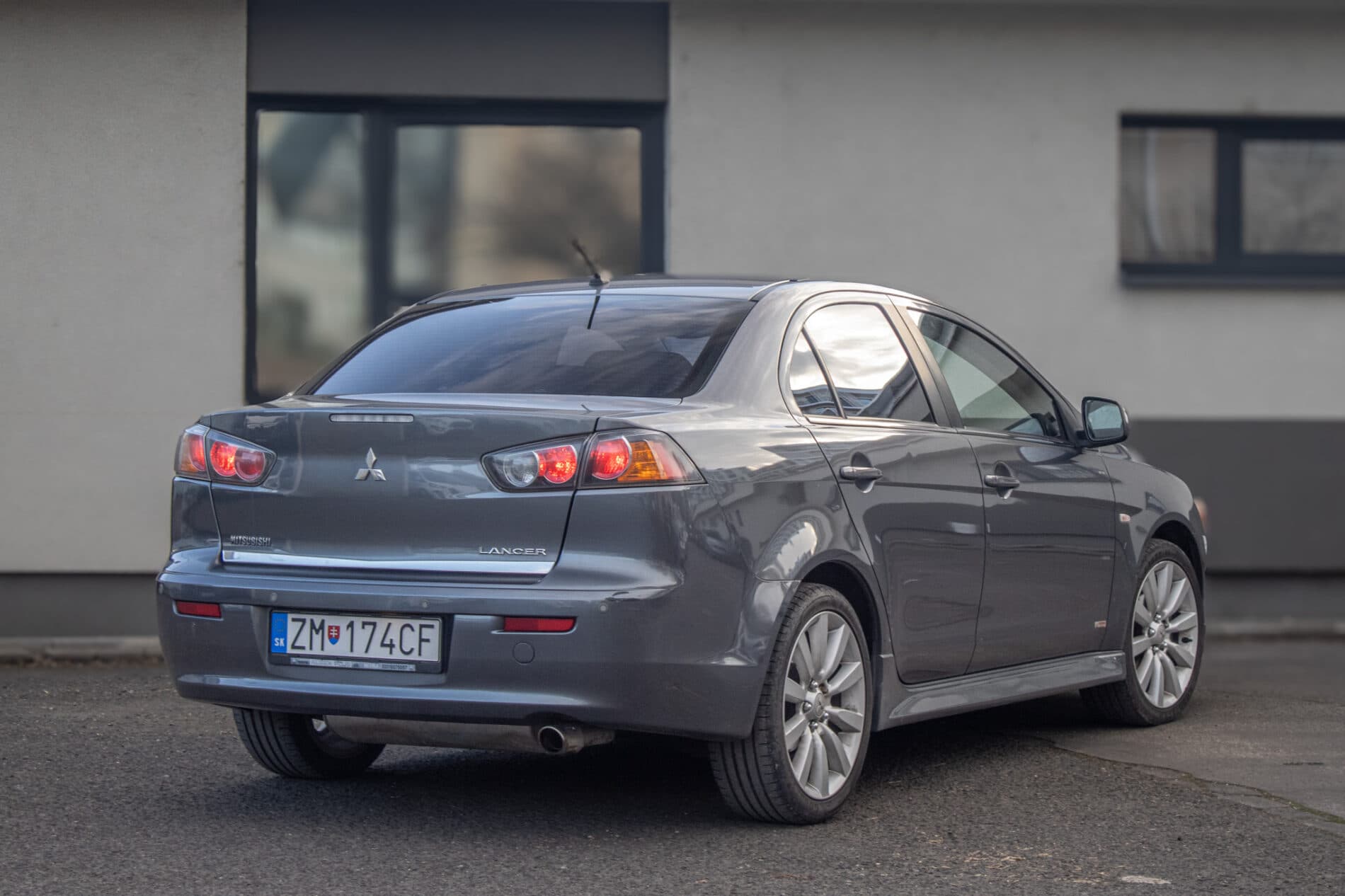 2011 Mitsubishi Lancer, šedá sedan, 178 968 km