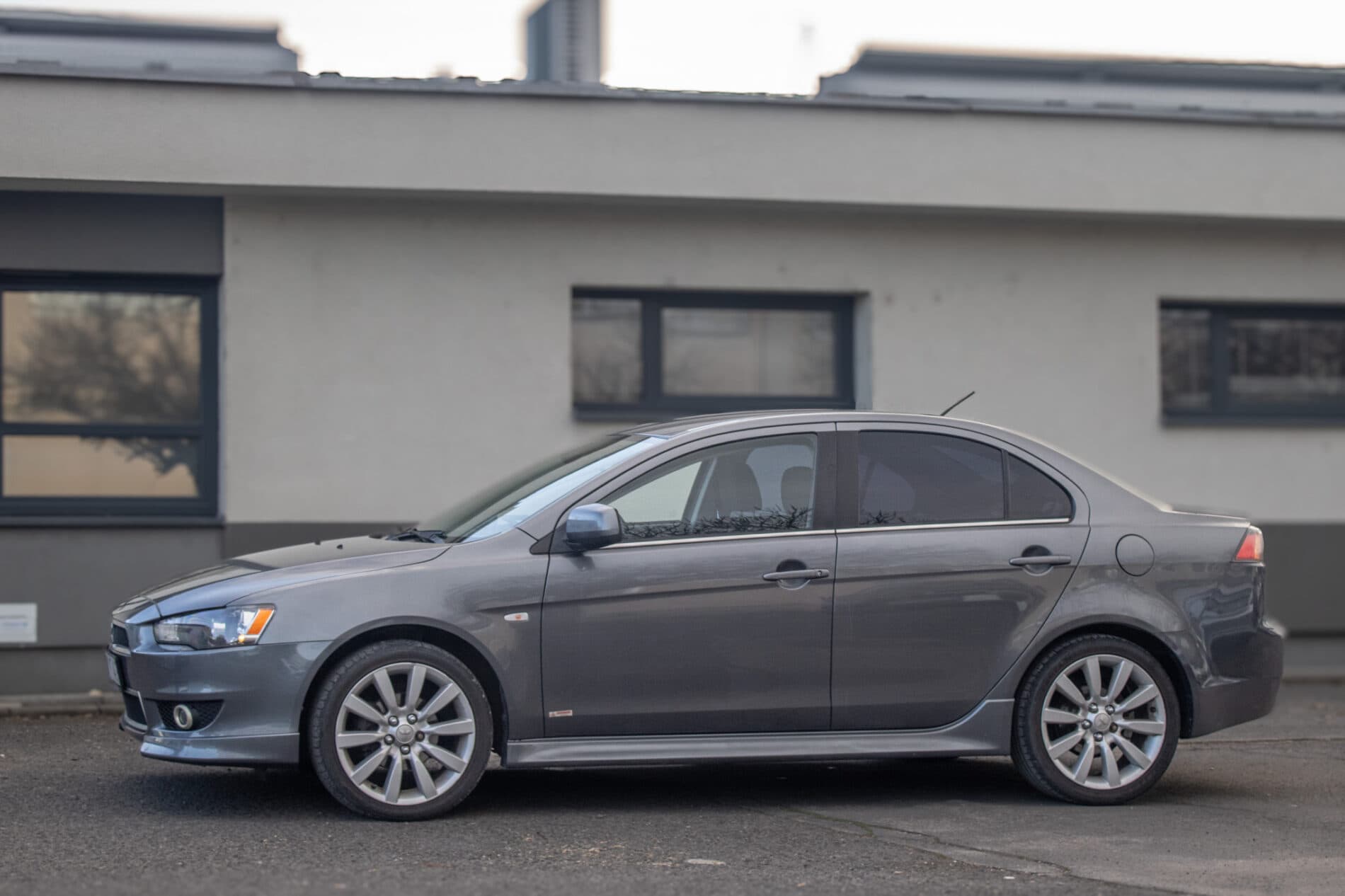 2011 Mitsubishi Lancer, šedá sedan, 178 968 km