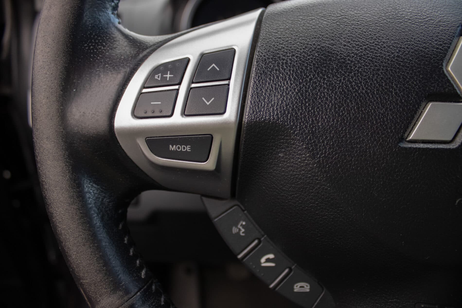 2011 Mitsubishi Lancer, šedá sedan, 178 968 km