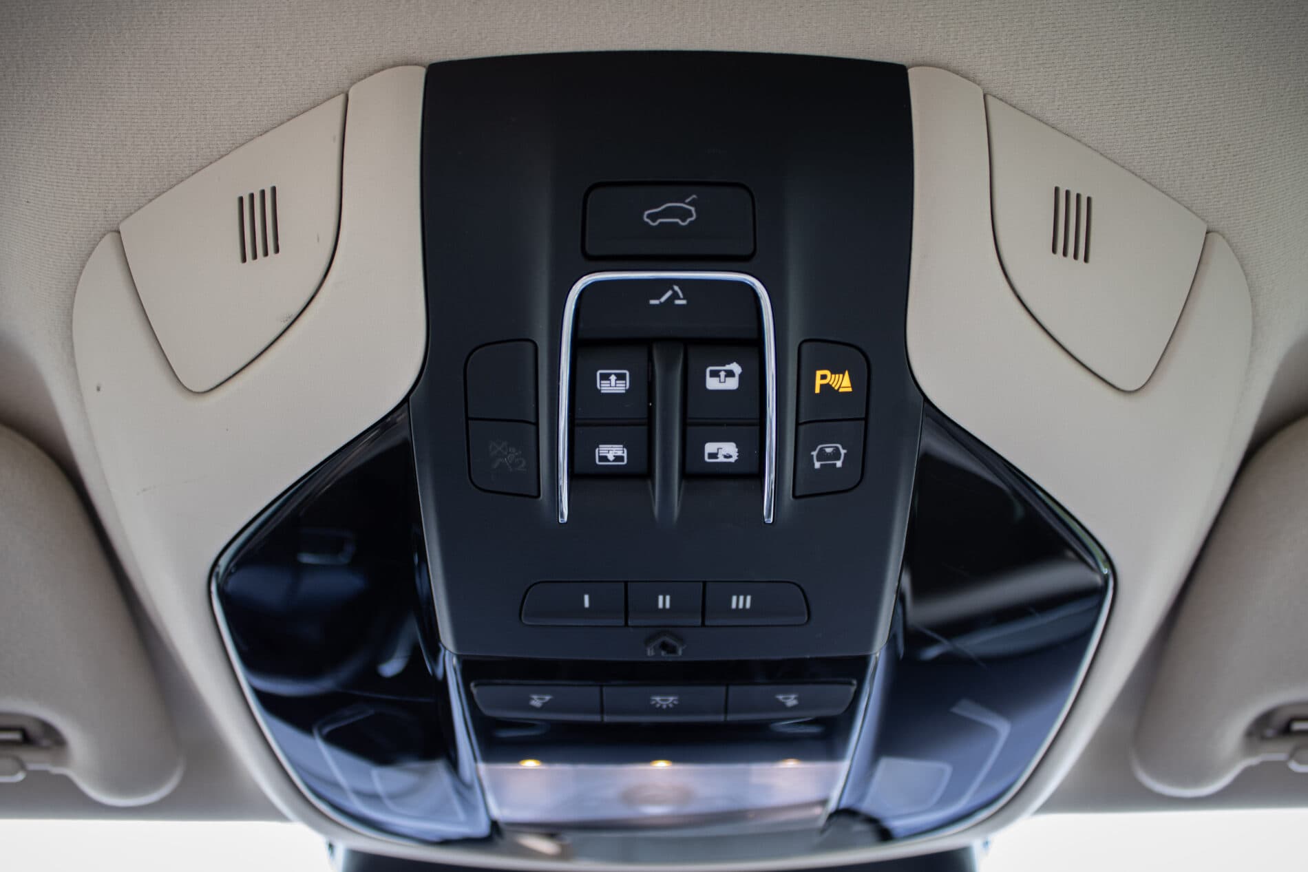 2017 Maserati Levante, černá suv, 212 484 km
