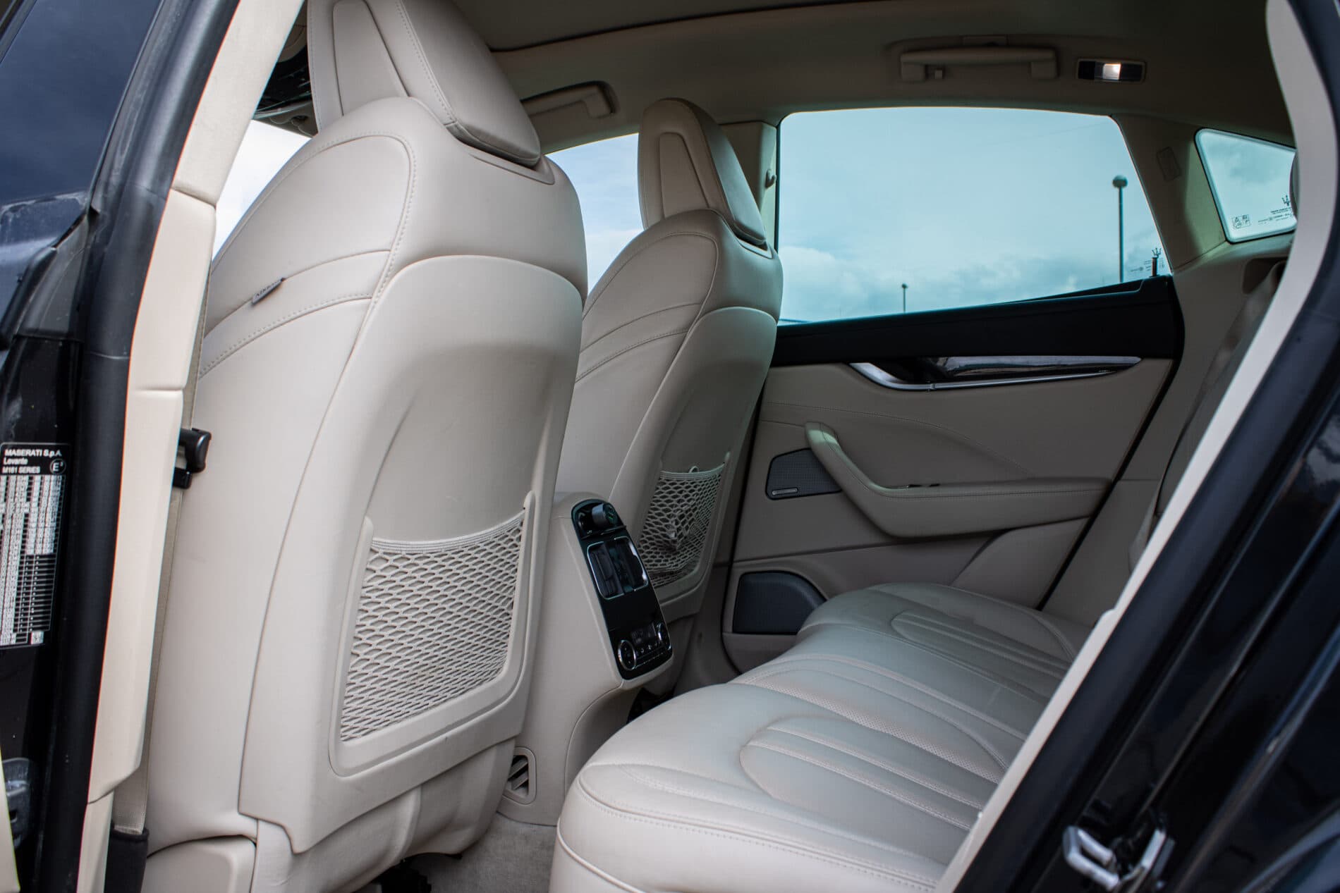 2017 Maserati Levante, černá suv, 212 484 km