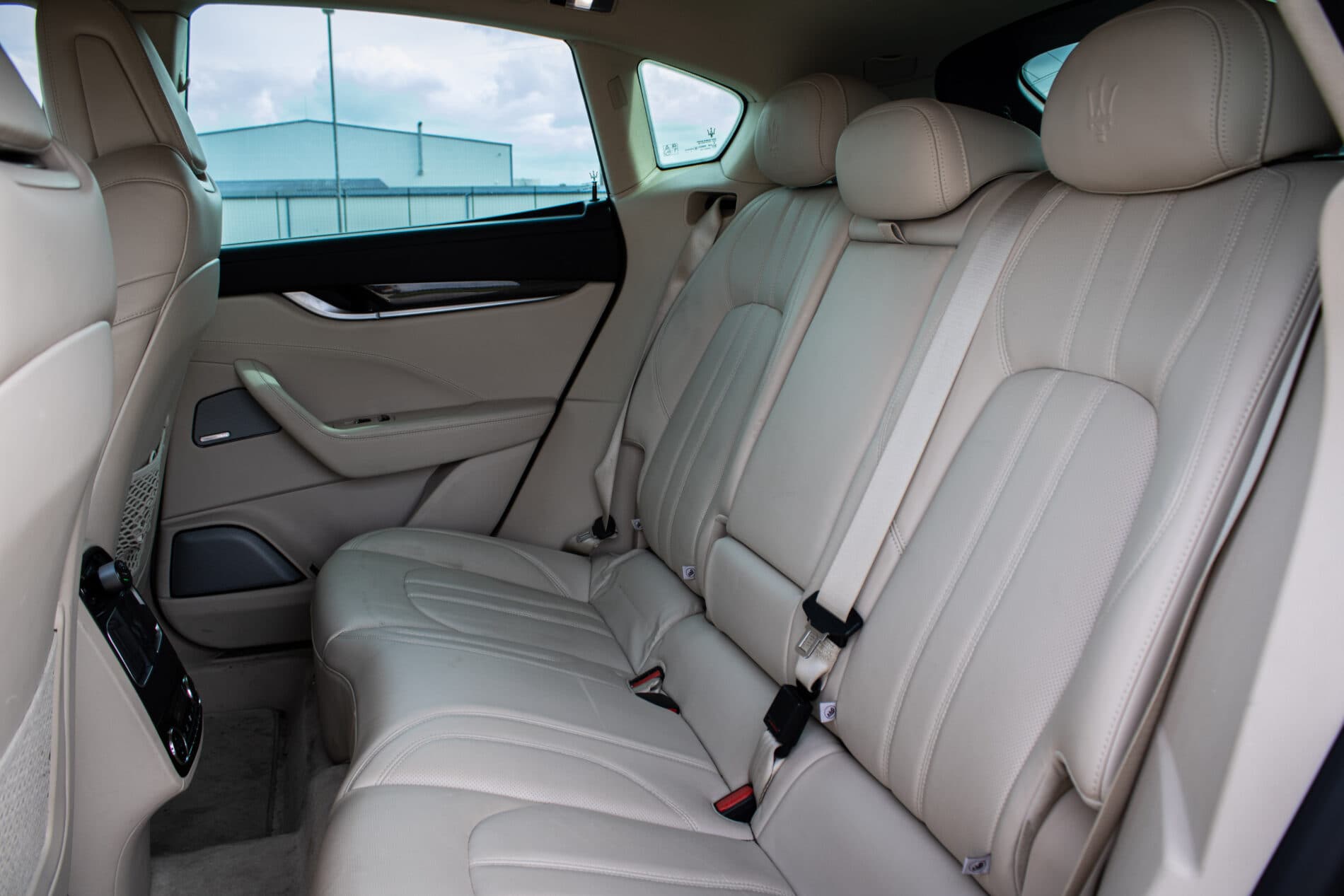 2017 Maserati Levante, černá suv, 212 484 km