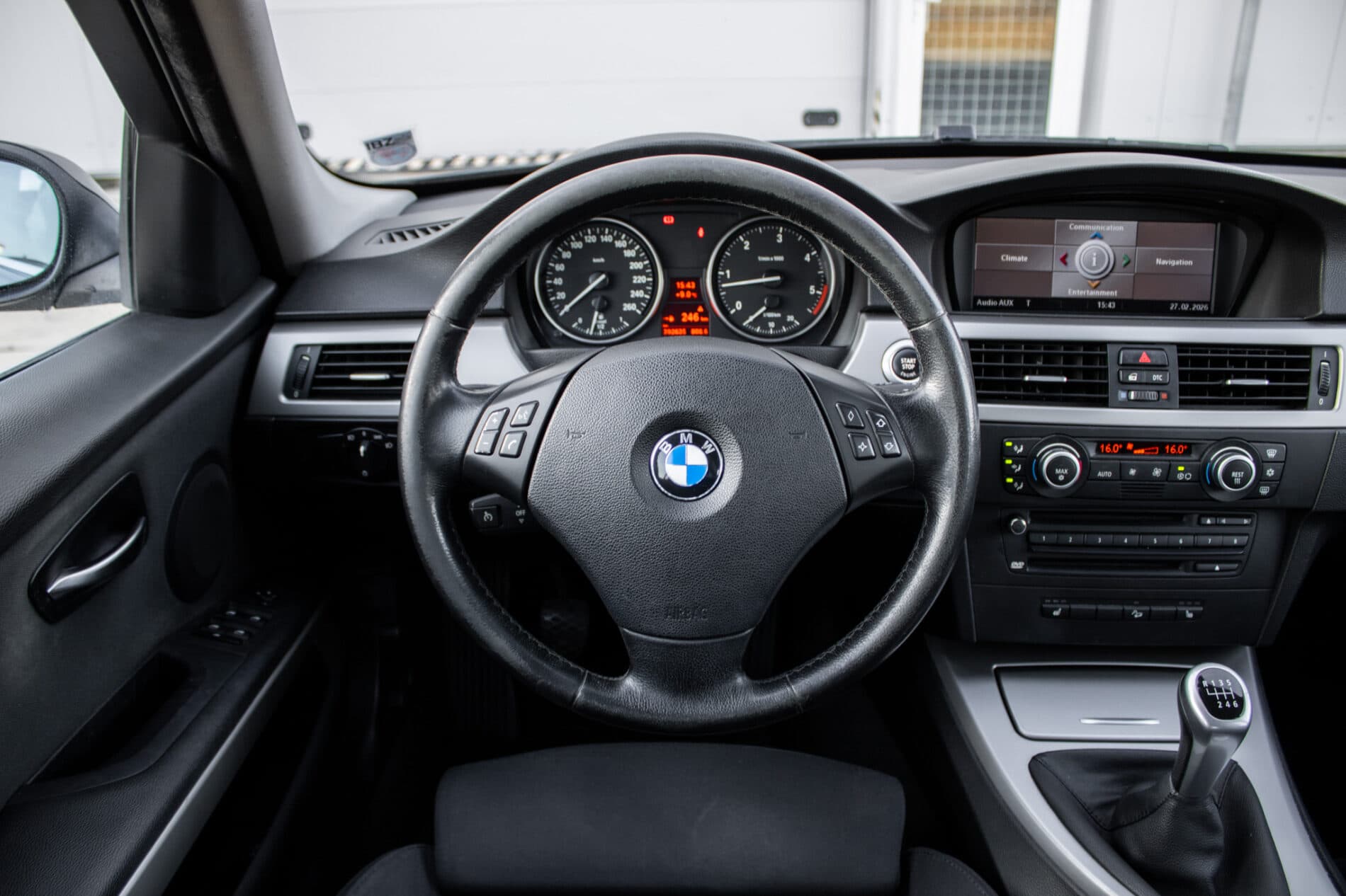2008 BMW 330d, zelená kombi, 392 635 km