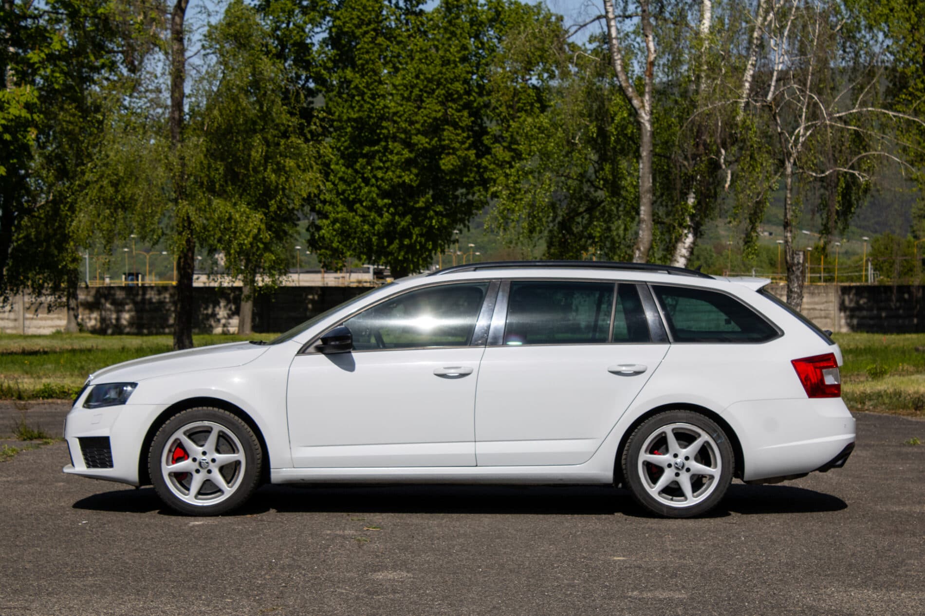 2015 Skoda Octavia RS, bílá kombi, 269 760 km