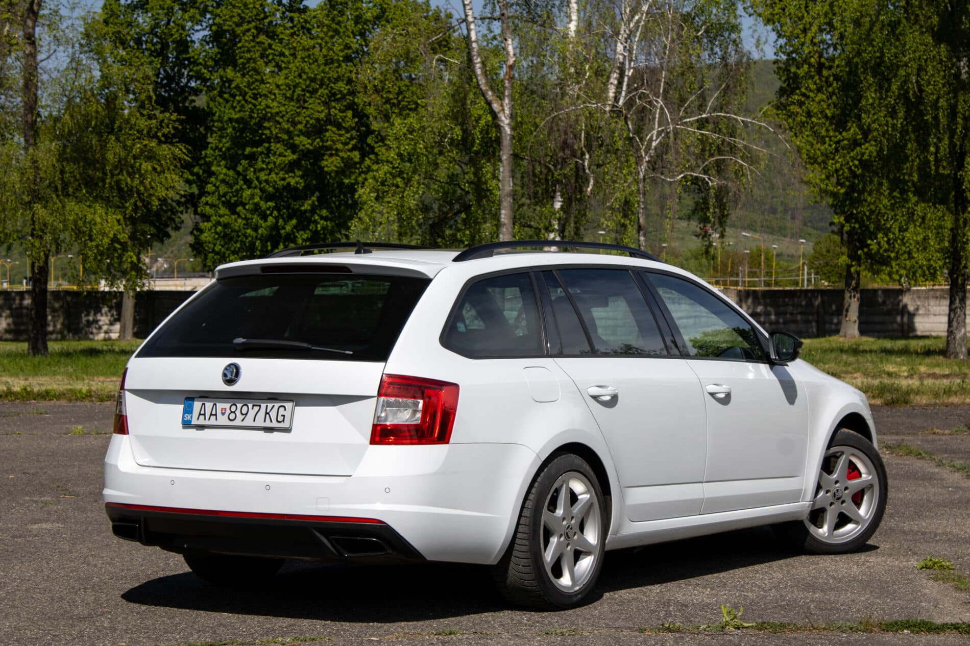 2015 Skoda Octavia RS, bílá kombi, 269 760 km