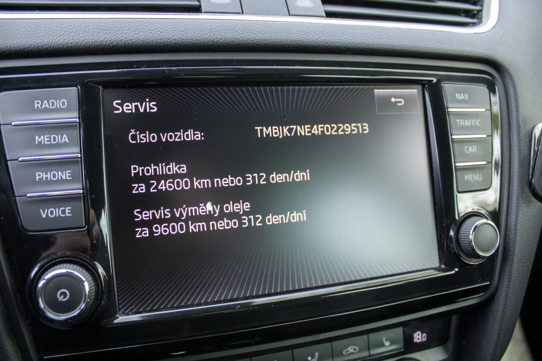 2015 Skoda Octavia RS, bílá kombi, 269 760 km