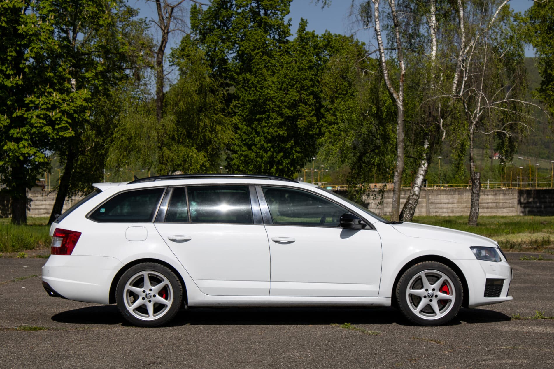 2015 Skoda Octavia RS, bílá kombi, 269 760 km