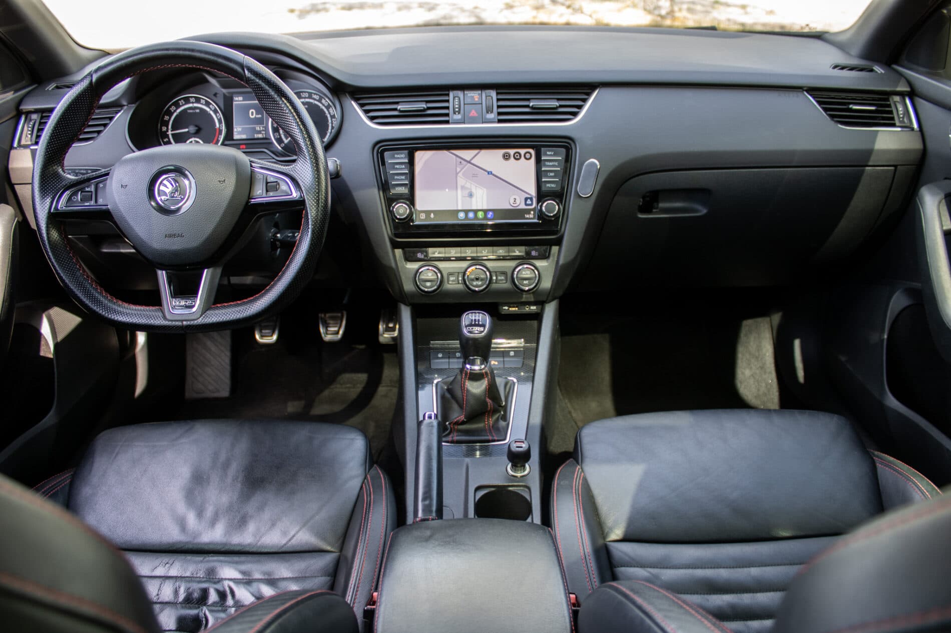 2015 Skoda Octavia RS, bílá kombi, 269 760 km