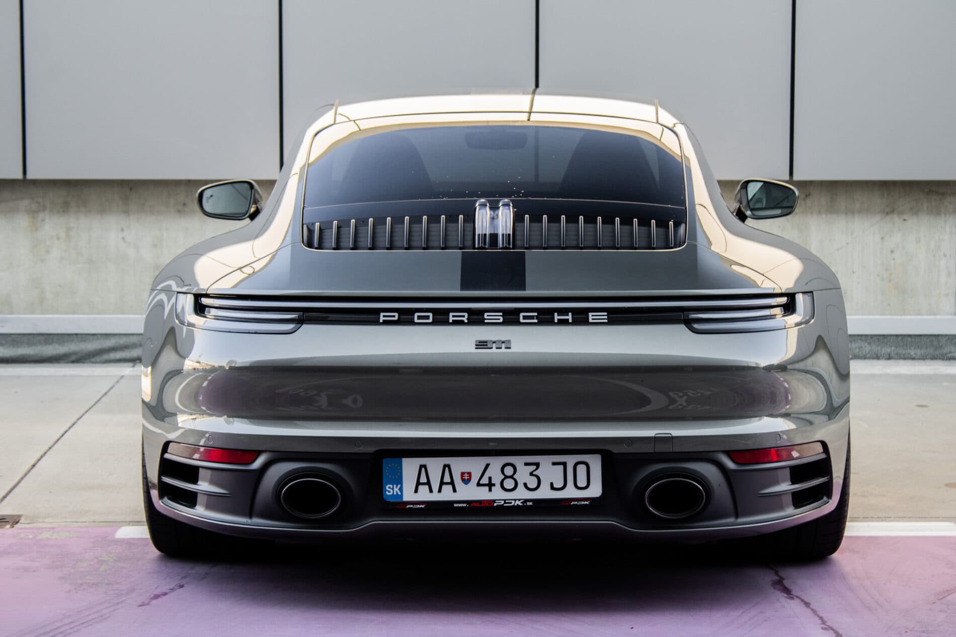 2021 Porsche 992 Carrera 4S, zelená kupé, 27 175 km