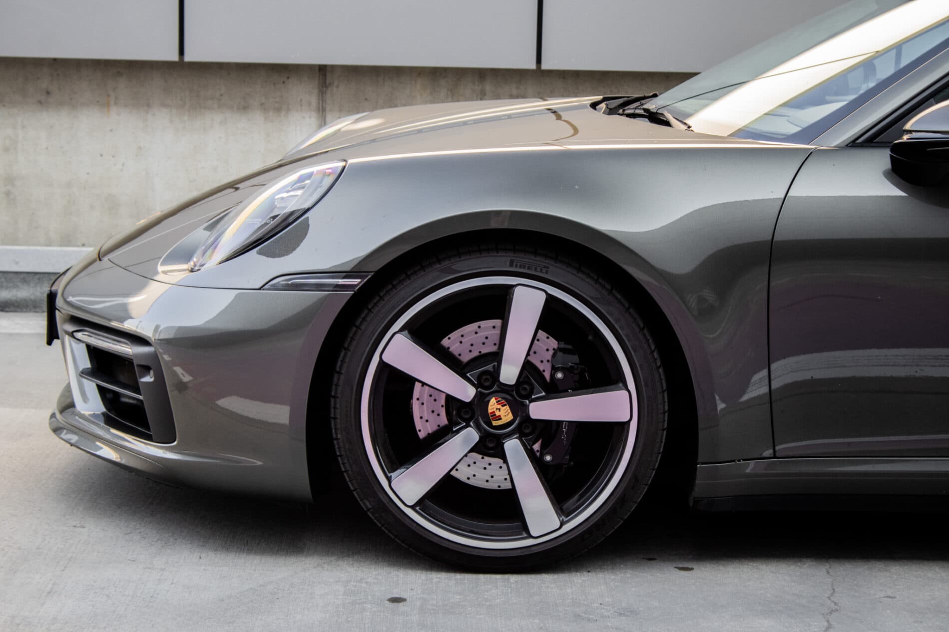 2021 Porsche 992 Carrera 4S, zelená kupé, 27 175 km