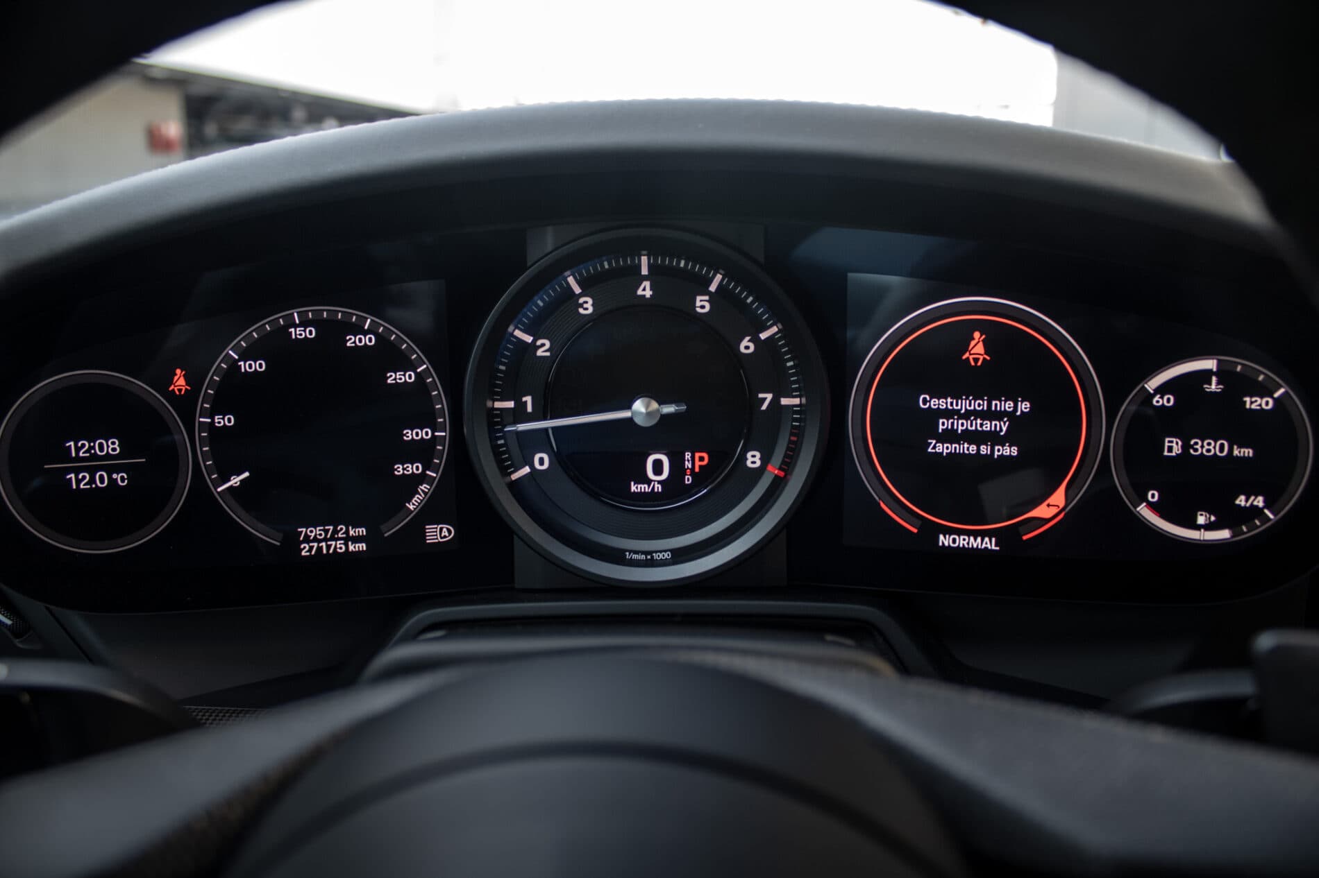 2021 Porsche 992 Carrera 4S, zelená kupé, 27 175 km