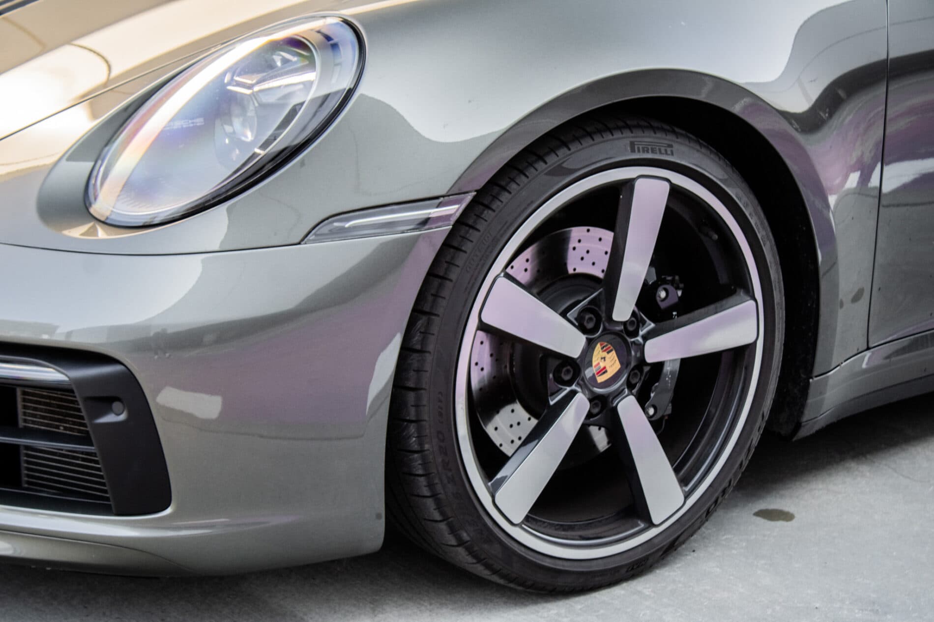 2021 Porsche 992 Carrera 4S, zelená kupé, 27 175 km