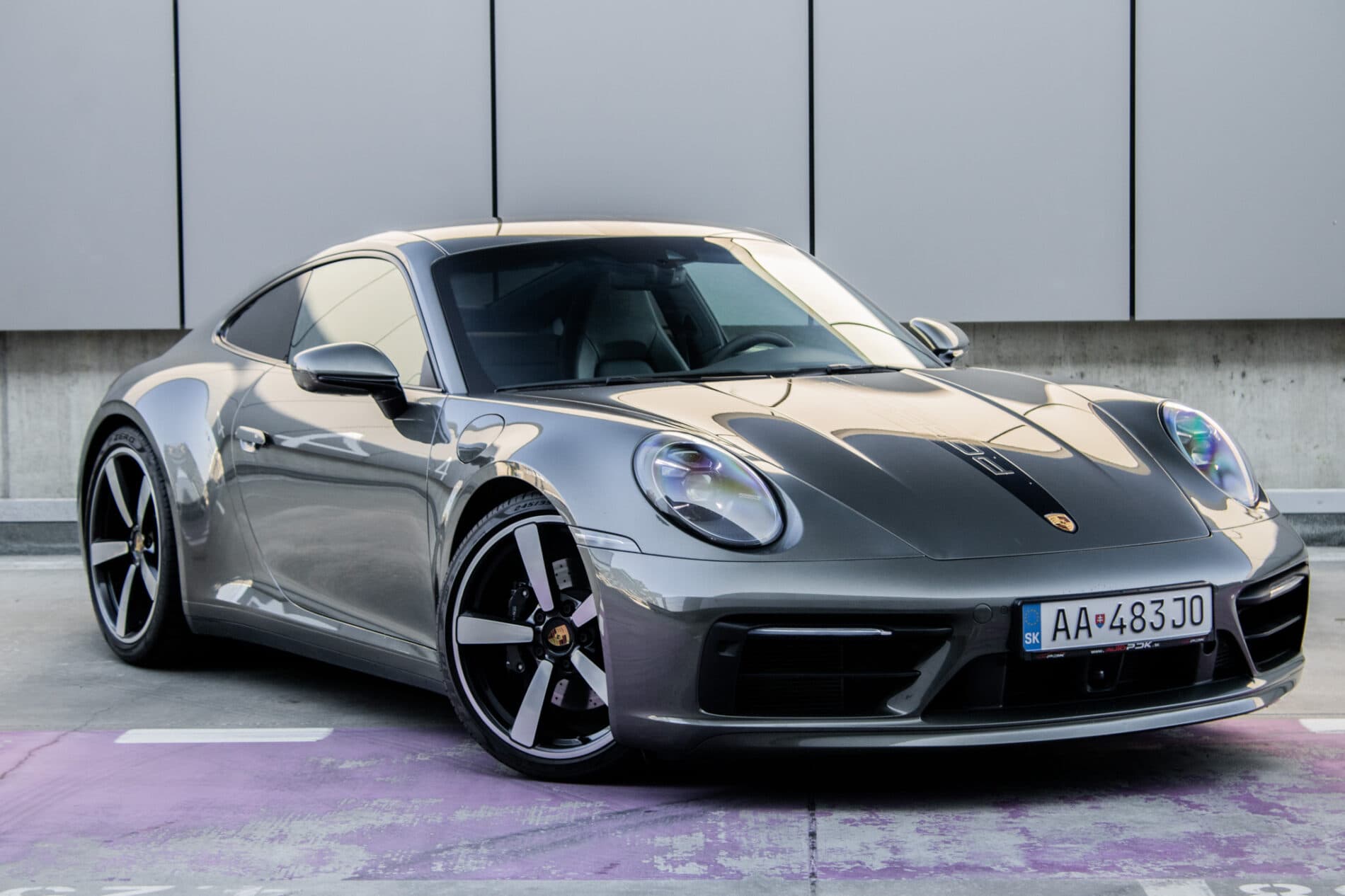 2021 Porsche 992 Carrera 4S, zelená kupé, 27 175 km