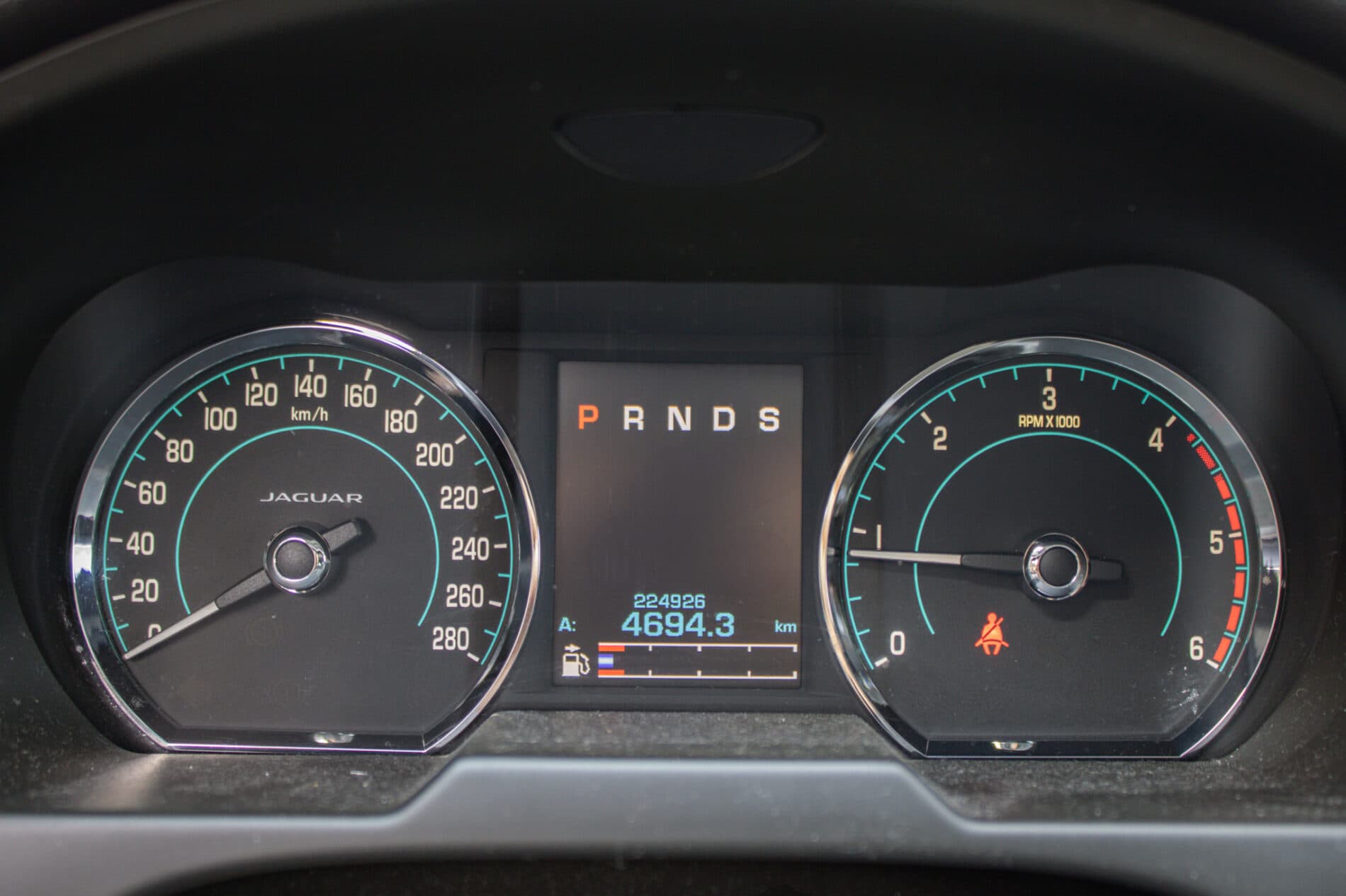 2014 Jaguar XF, černá kombi, 224 926 km