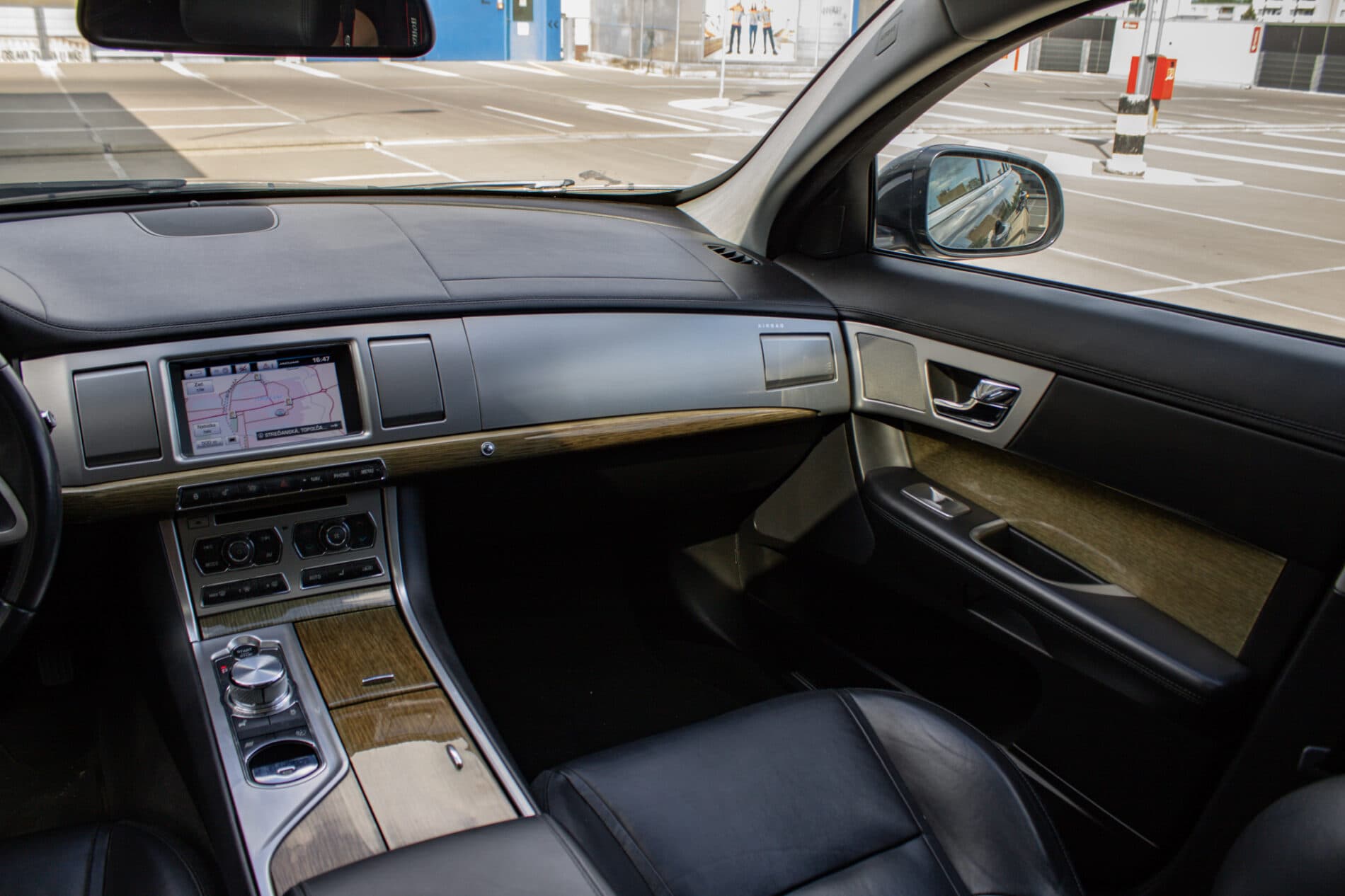 2014 Jaguar XF, černá kombi, 224 926 km