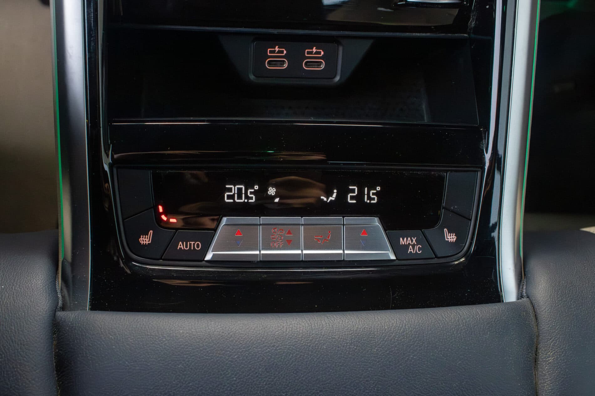 2021 BMW M850i, šedá kupé, 213 085 km