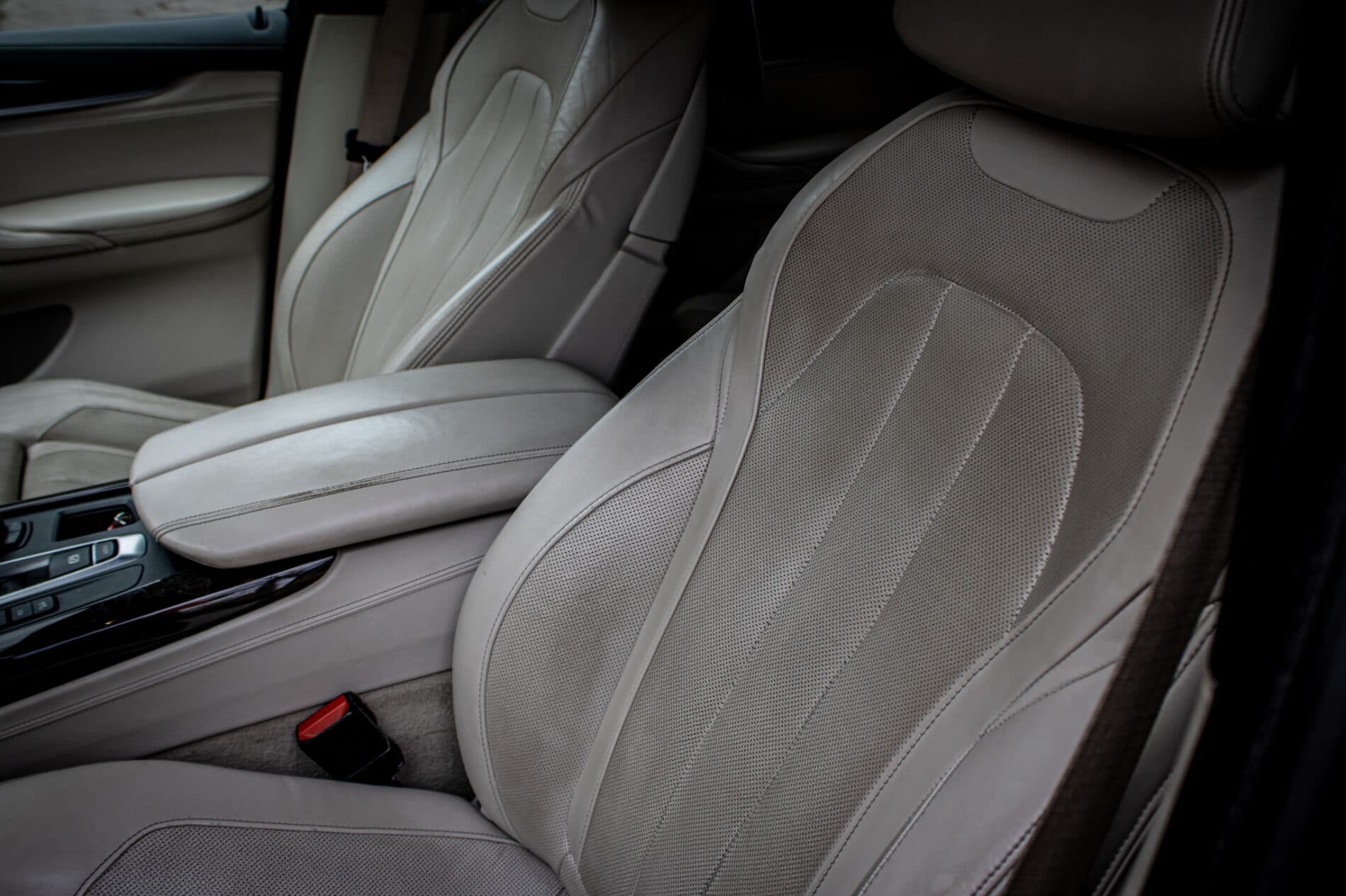 2014 BMW X5 M50d, černá suv, 255 839 km