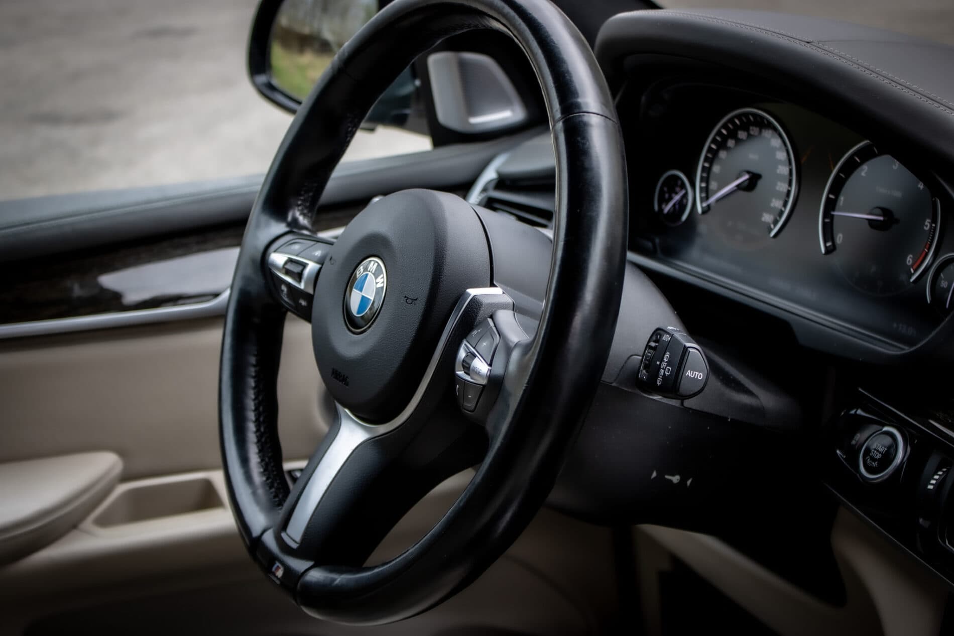 2014 BMW X5 M50d, černá suv, 255 839 km