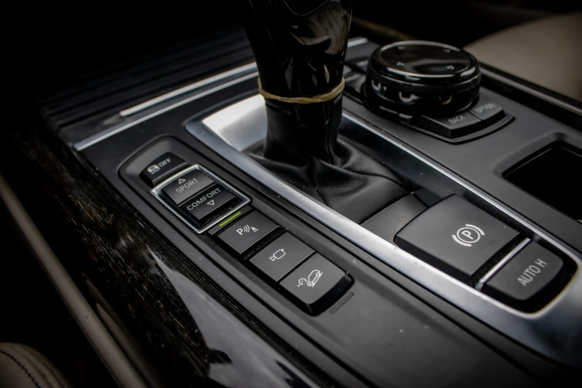 2014 BMW X5 M50d, černá suv, 255 839 km
