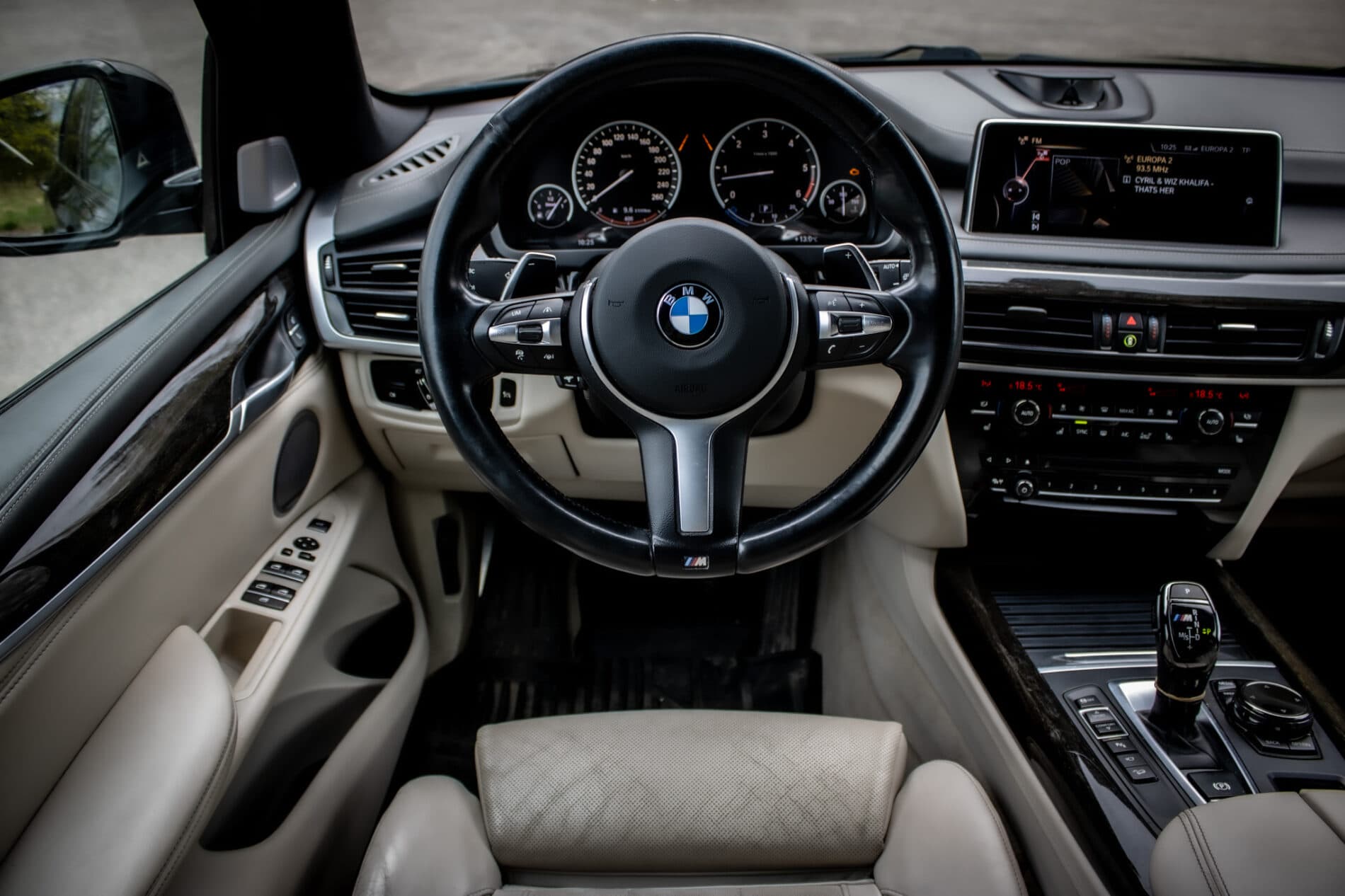 2014 BMW X5 M50d, černá suv, 255 839 km