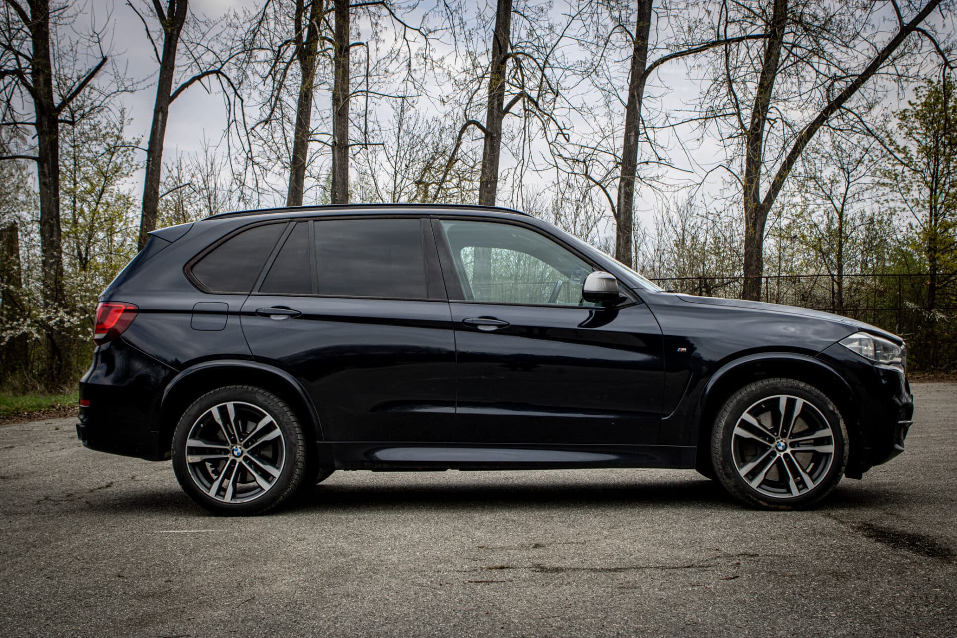 2014 BMW X5 M50d, černá suv, 255 839 km