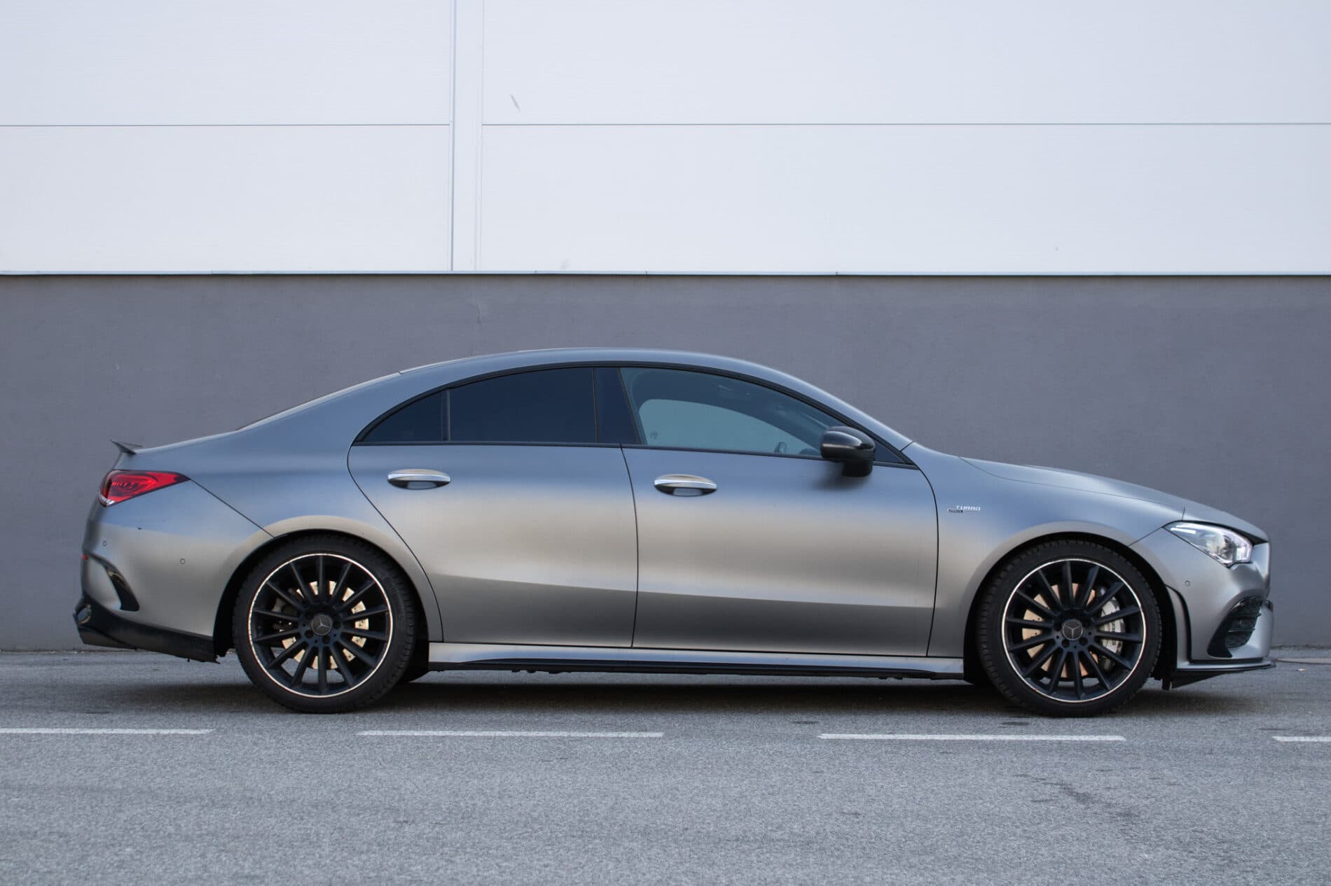 2019 Mercedes-Benz CLA 35 AMG, šedá kupé, 100 867 km