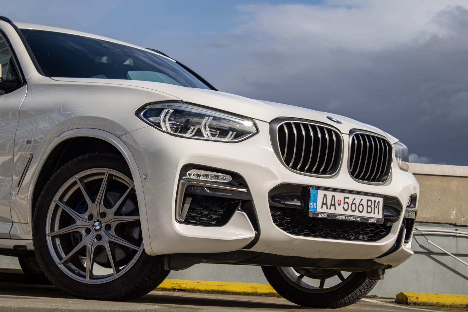 2019 BMW X3 M40i, bílá suv, 142 191 km