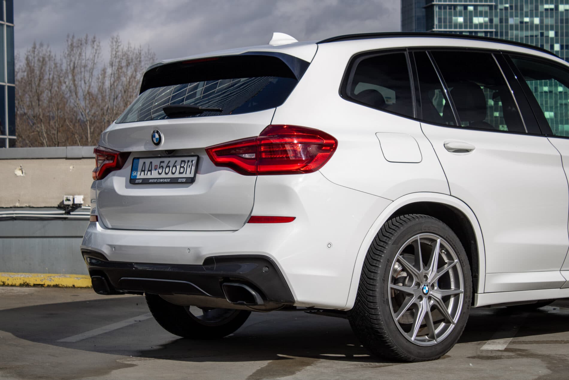 2019 BMW X3 M40i, bílá suv, 142 191 km