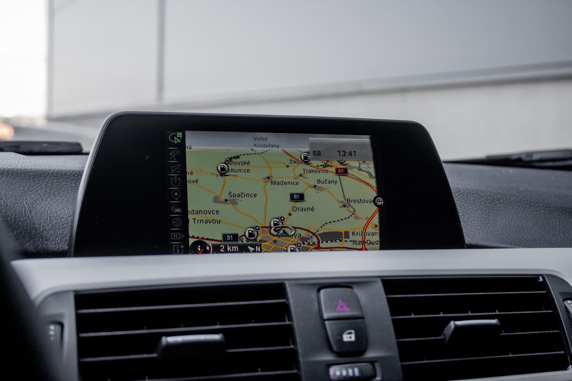 2016 BMW 320i, červená kombi, 285 295 km