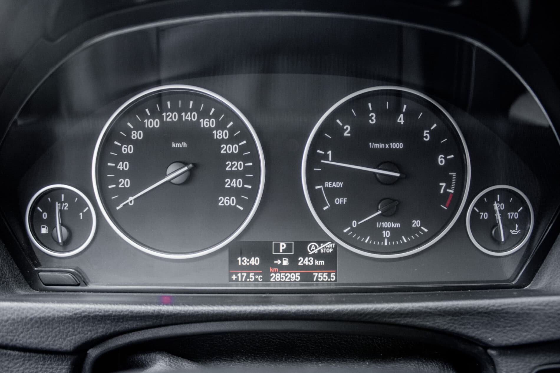 2016 BMW 320i, červená kombi, 285 295 km