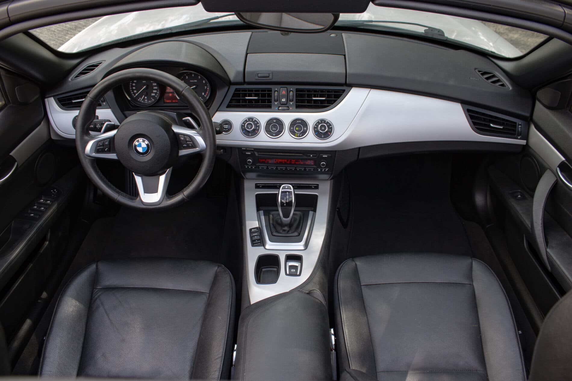 2012 BMW Z4, bílá kabriolet, 170 435 km