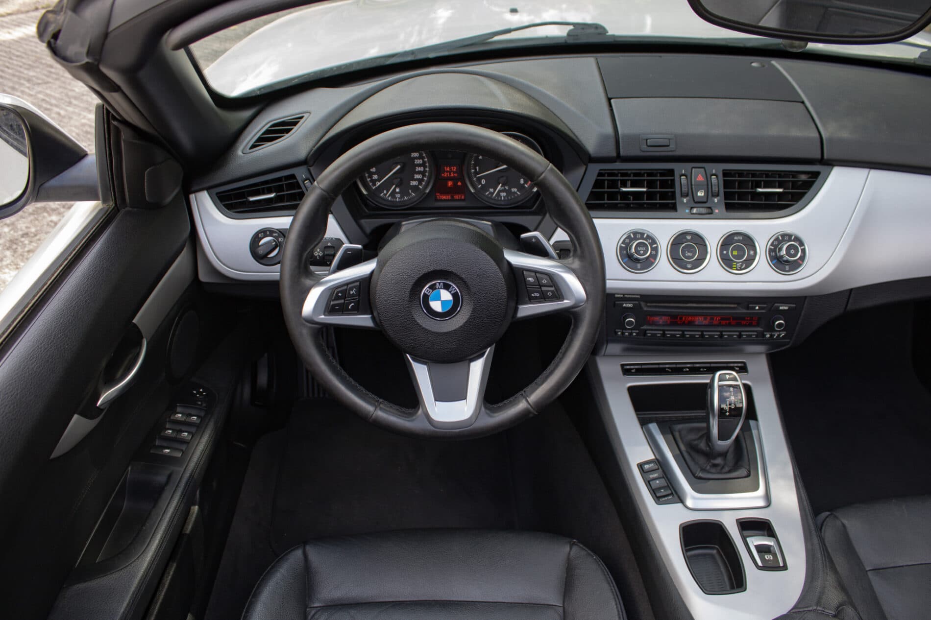 2012 BMW Z4, bílá kabriolet, 170 435 km