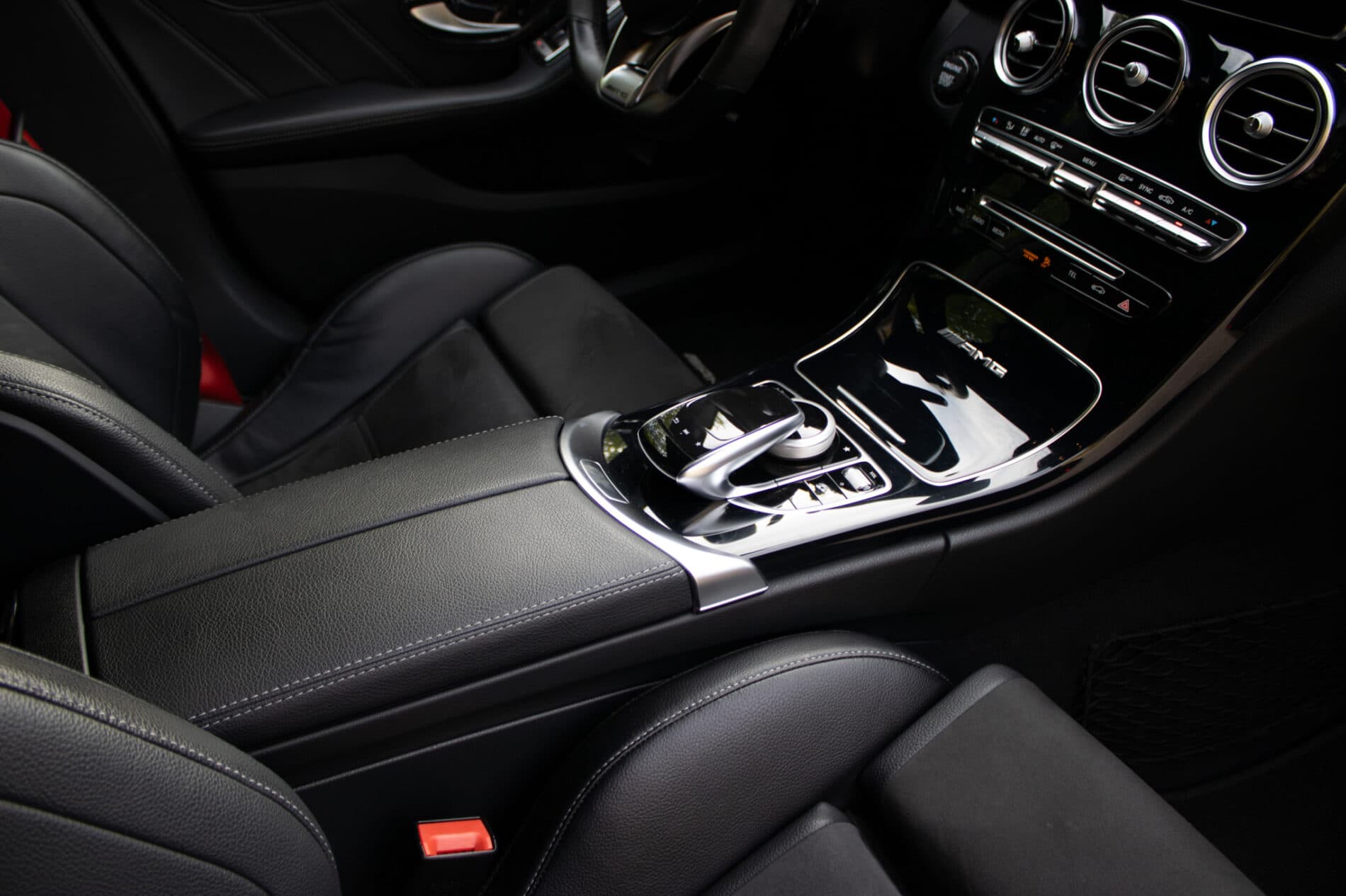 2017 Mercedes-Benz C 63 AMG S, bílá kombi, 79 170 km