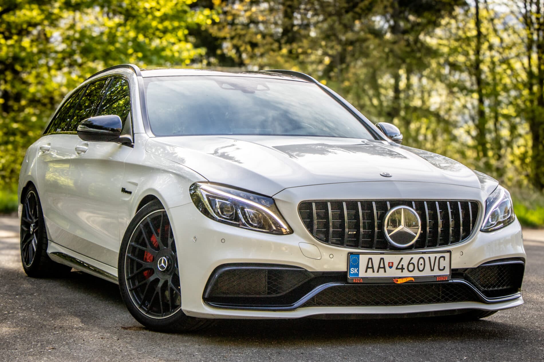 2017 Mercedes-Benz C 63 AMG S, bílá kombi, 79 170 km