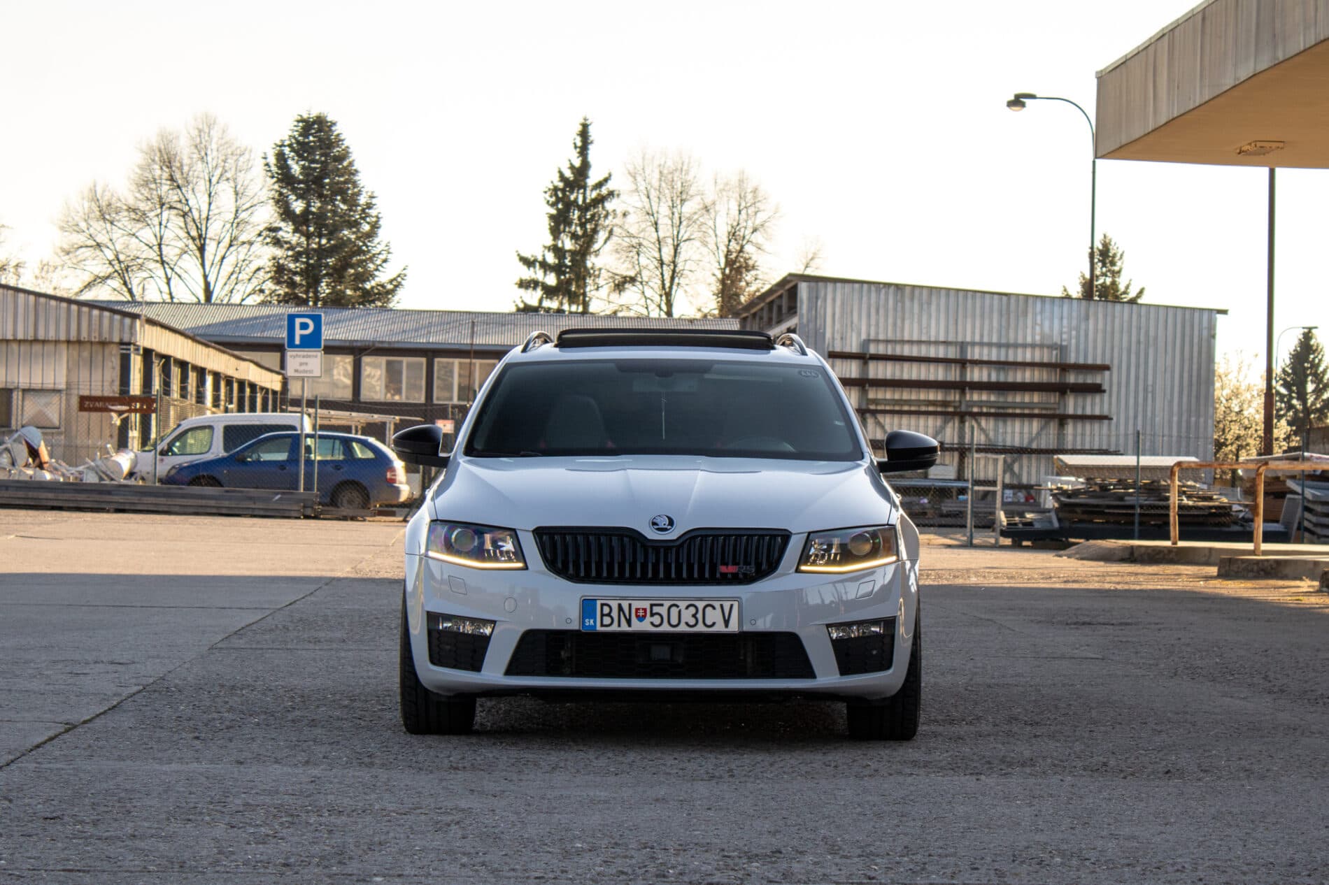 2016 Skoda Octavia RS, bílá kombi, 253 701 km