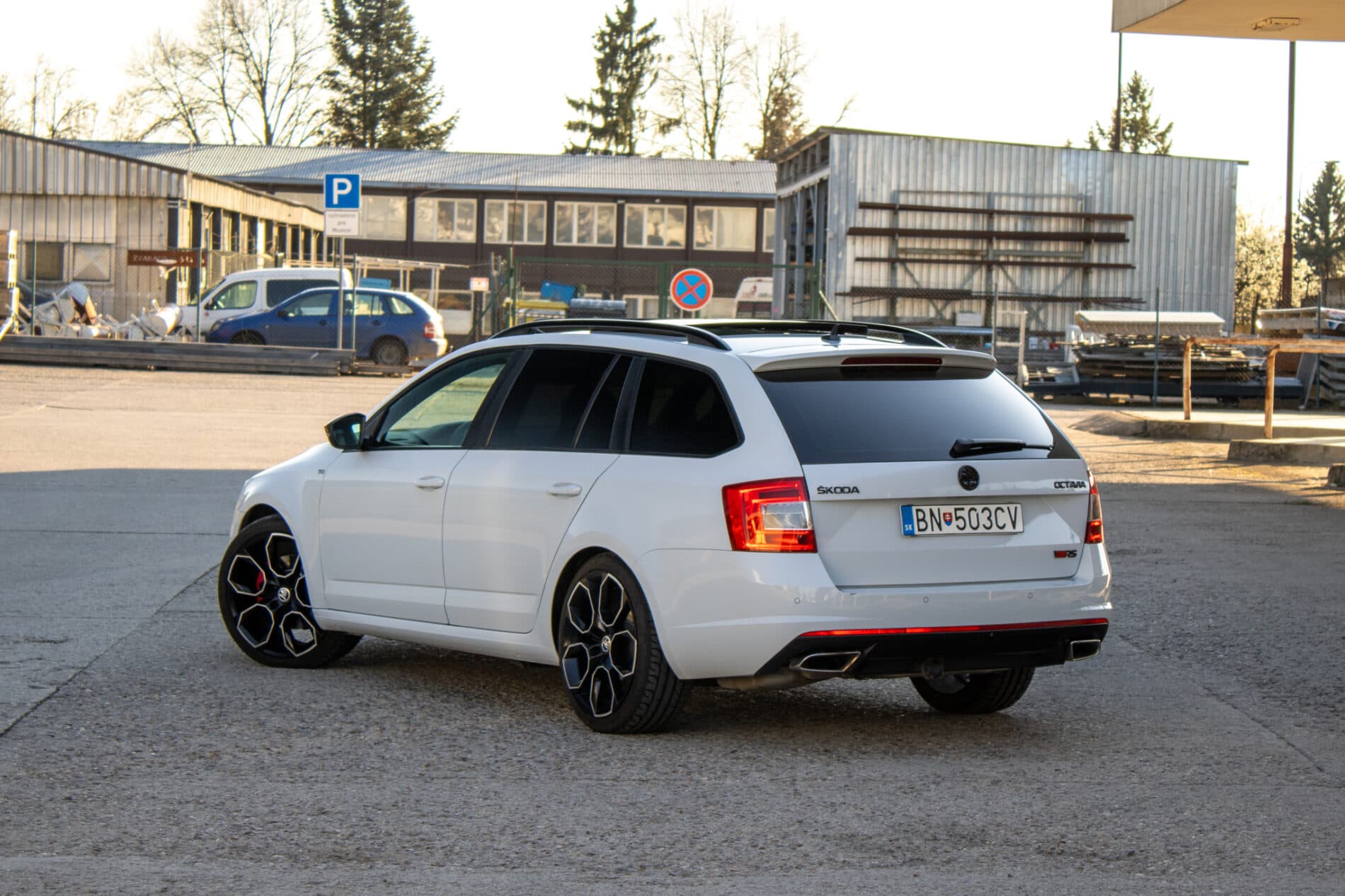 2016 Skoda Octavia RS, bílá kombi, 253 701 km