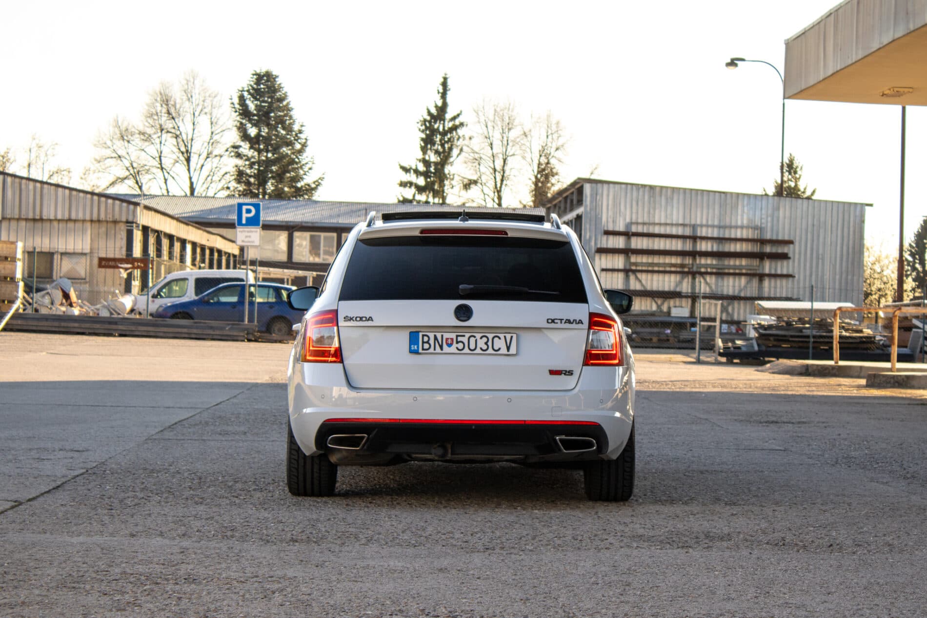 2016 Skoda Octavia RS, bílá kombi, 253 701 km