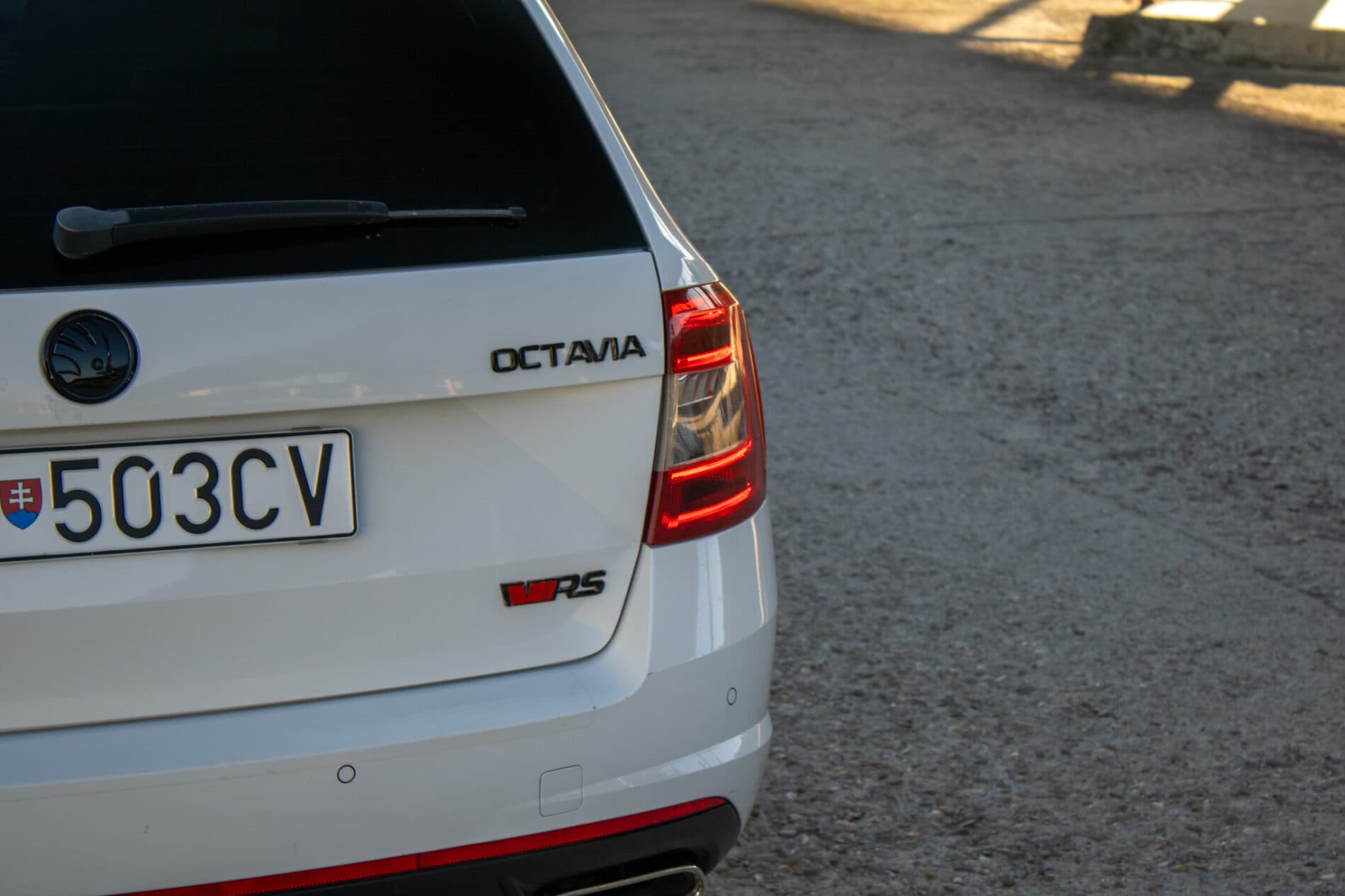 2016 Skoda Octavia RS, bílá kombi, 253 701 km