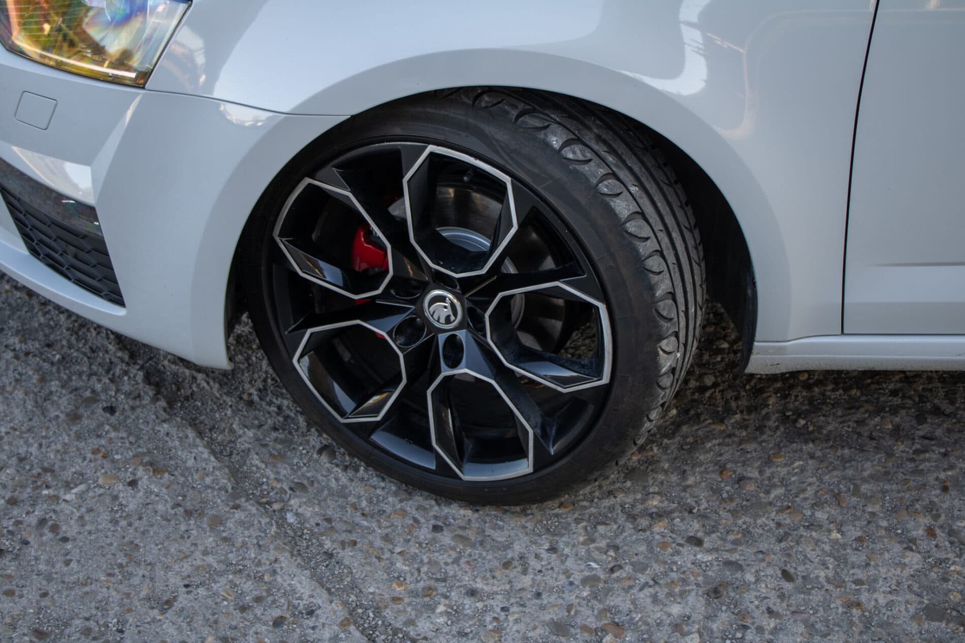 2016 Skoda Octavia RS, bílá kombi, 253 701 km