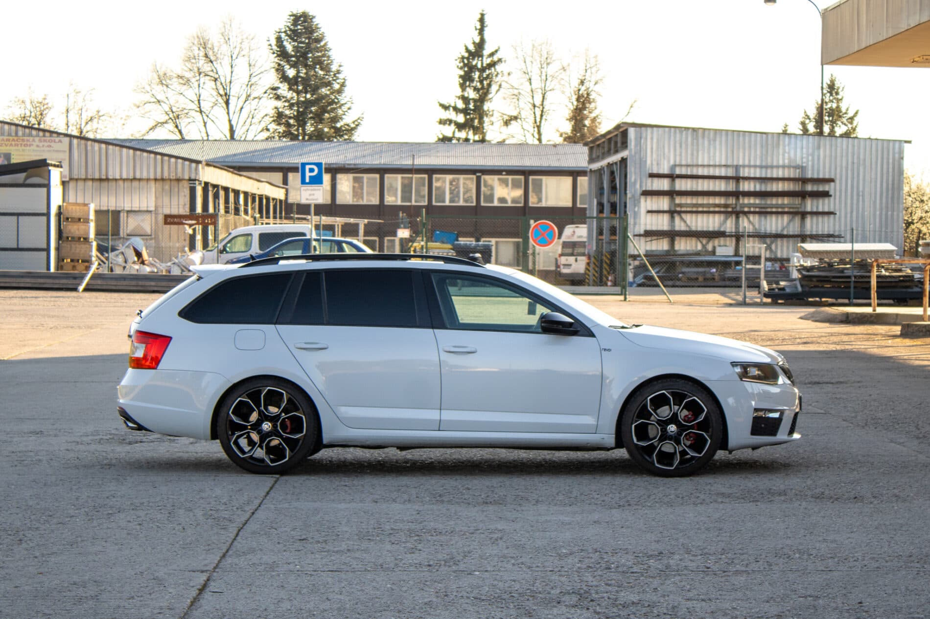 2016 Skoda Octavia RS, bílá kombi, 253 701 km