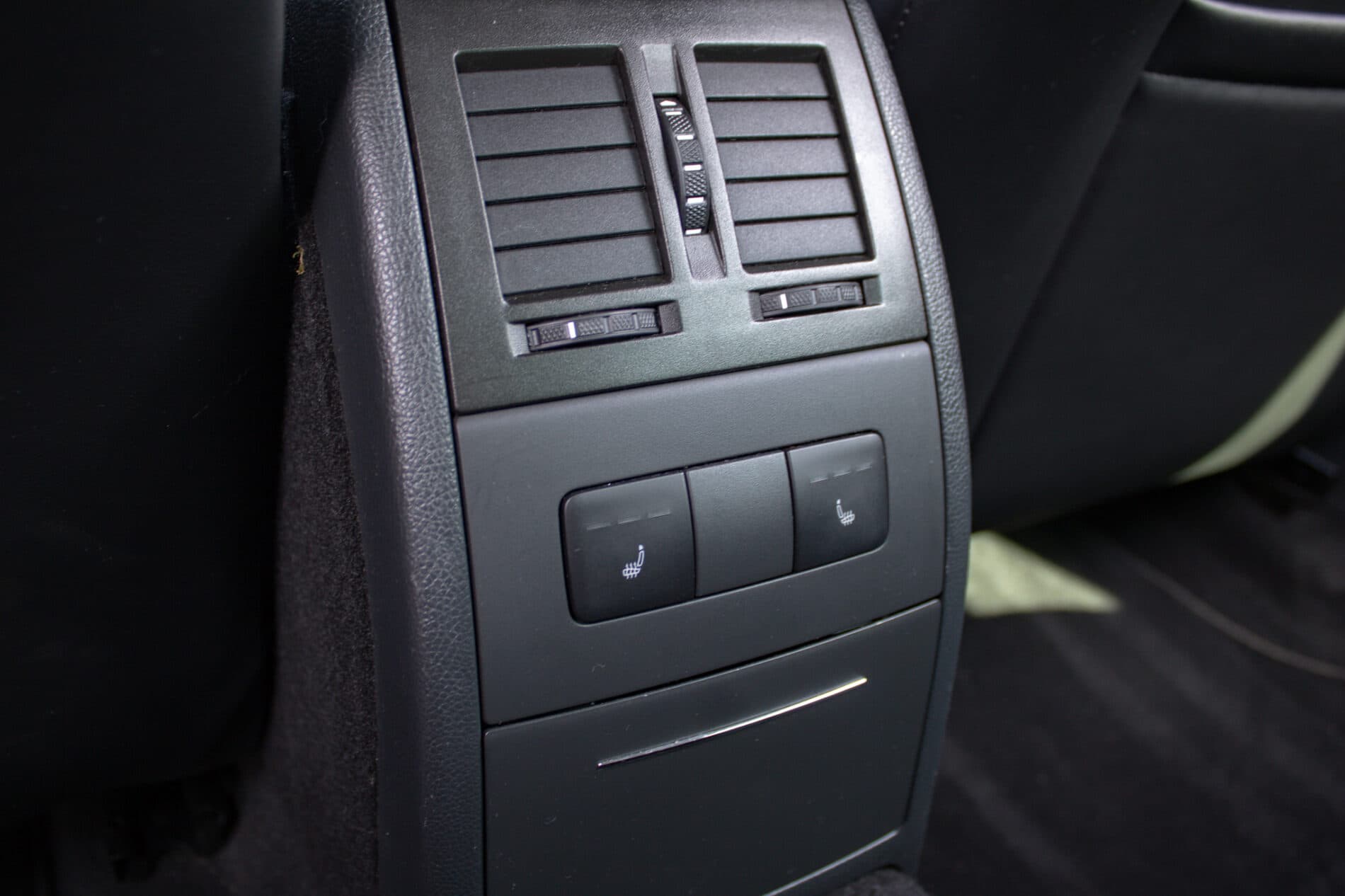2011 Skoda Octavia RS, černá kombi, 190 807 km