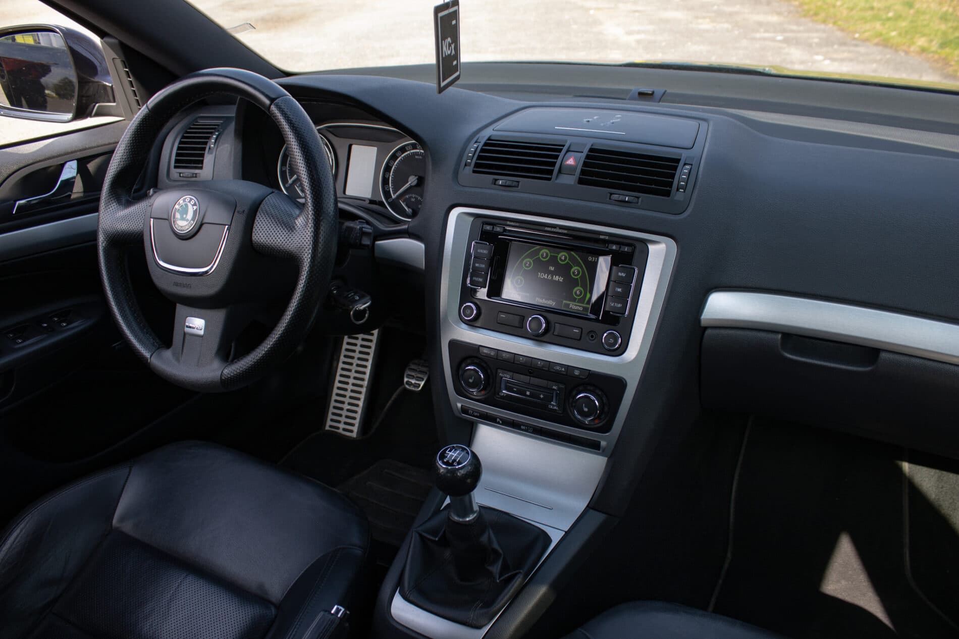 2011 Skoda Octavia RS, černá kombi, 190 807 km