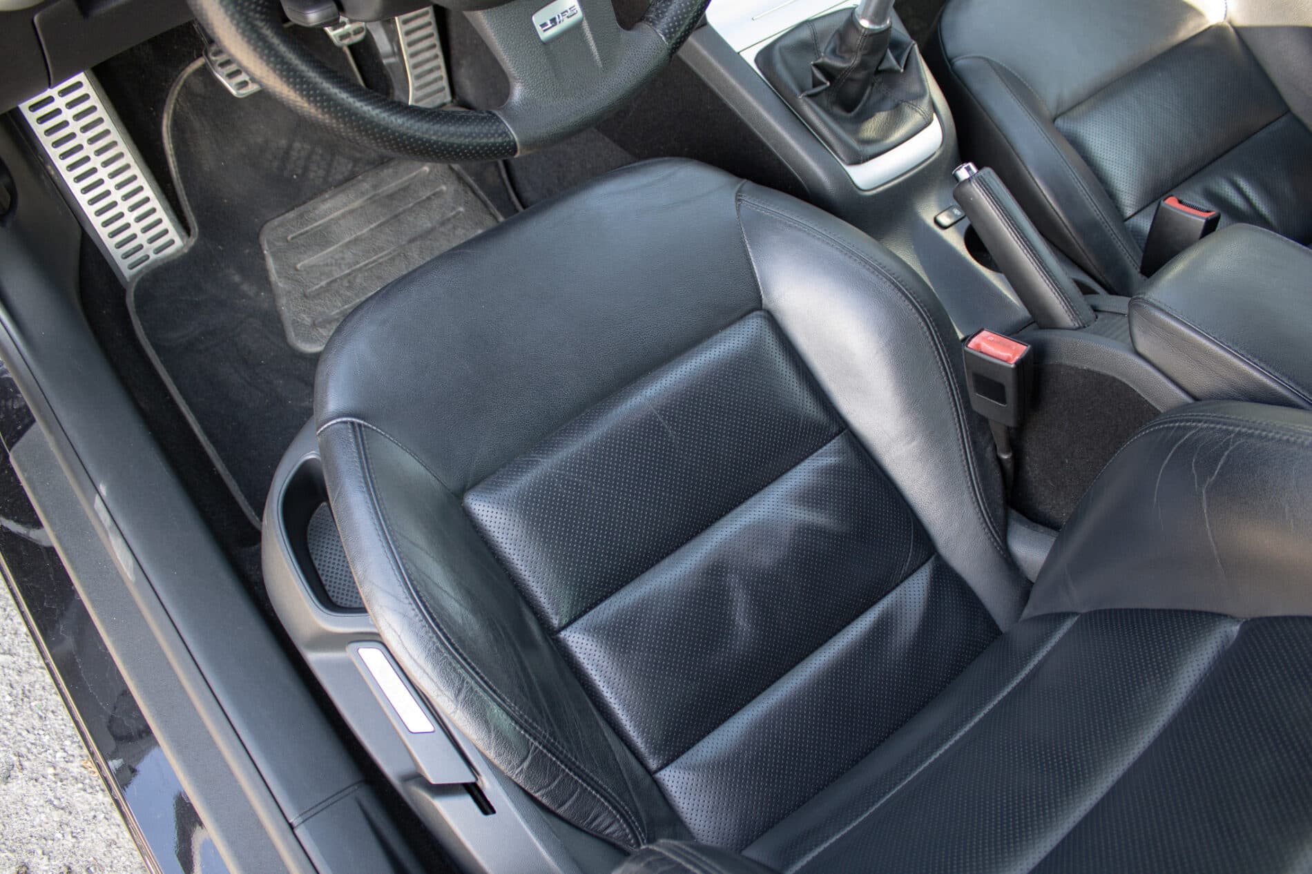 2011 Skoda Octavia RS, černá kombi, 190 807 km