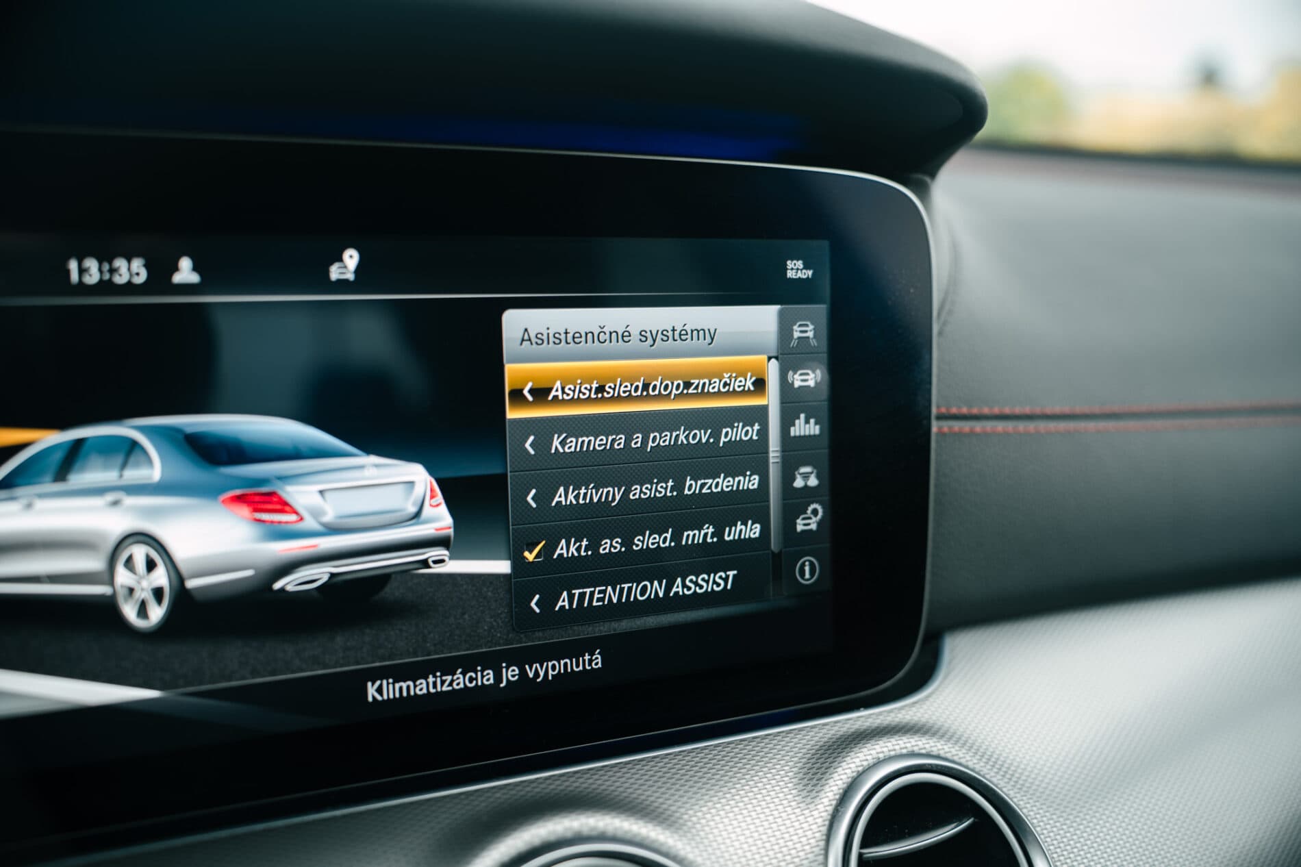 2017 Mercedes-Benz E 43 AMG, bílá sedan, 148 749 km