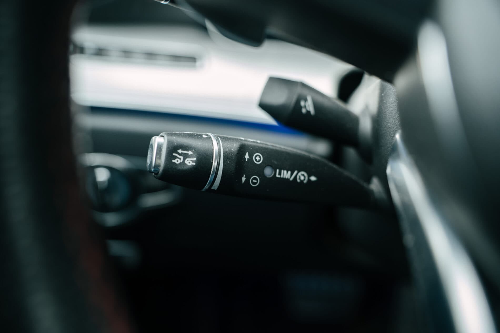 2017 Mercedes-Benz E 43 AMG, bílá sedan, 148 749 km