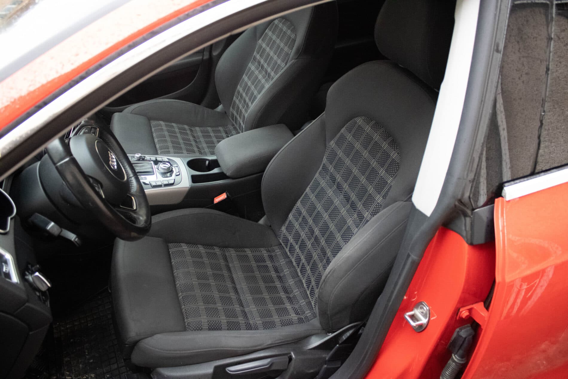 2013 AUDI A5, červená, 187 000 km