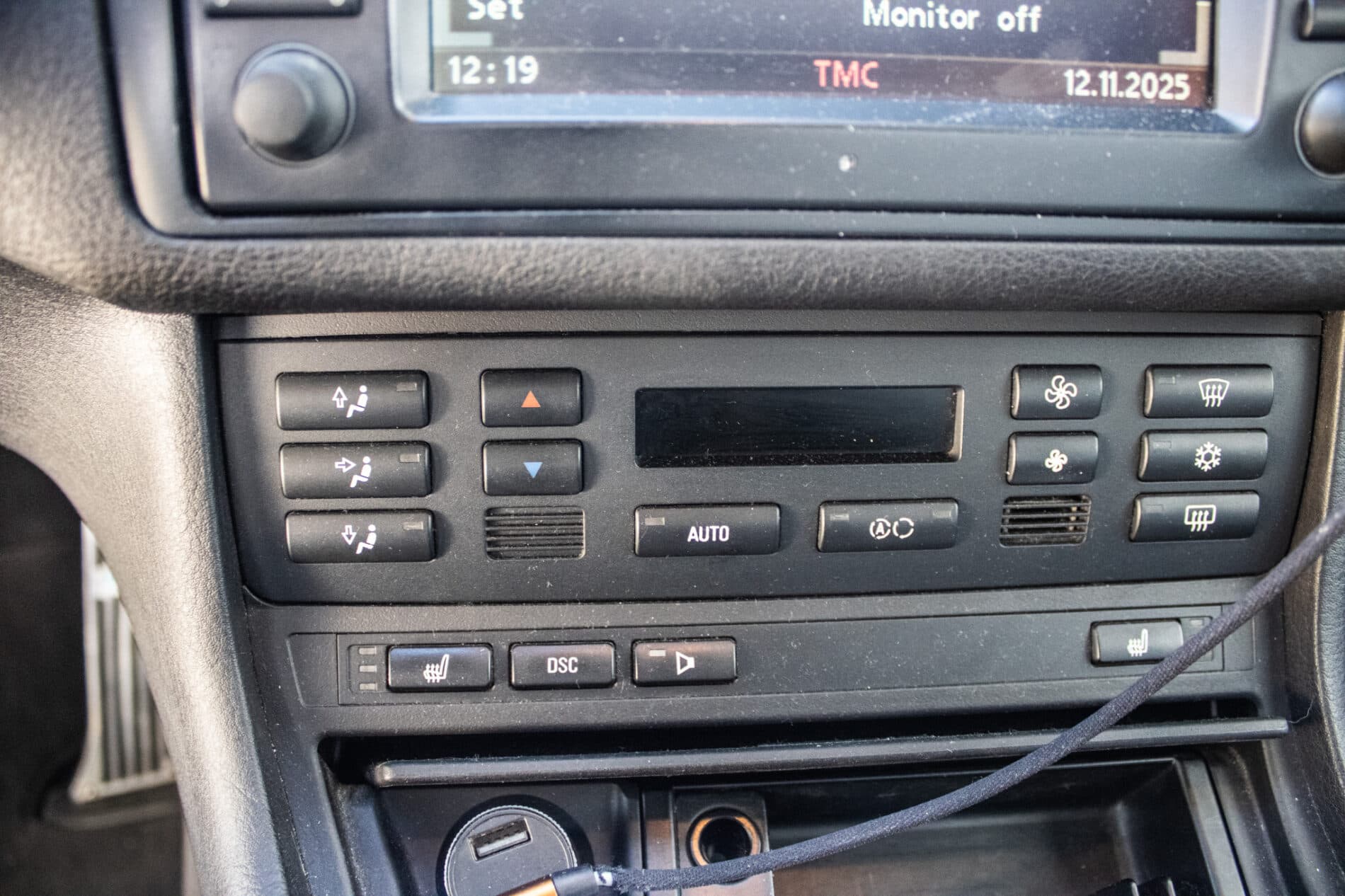 2003 BMW 330i, šedá kupé, 283 013 km