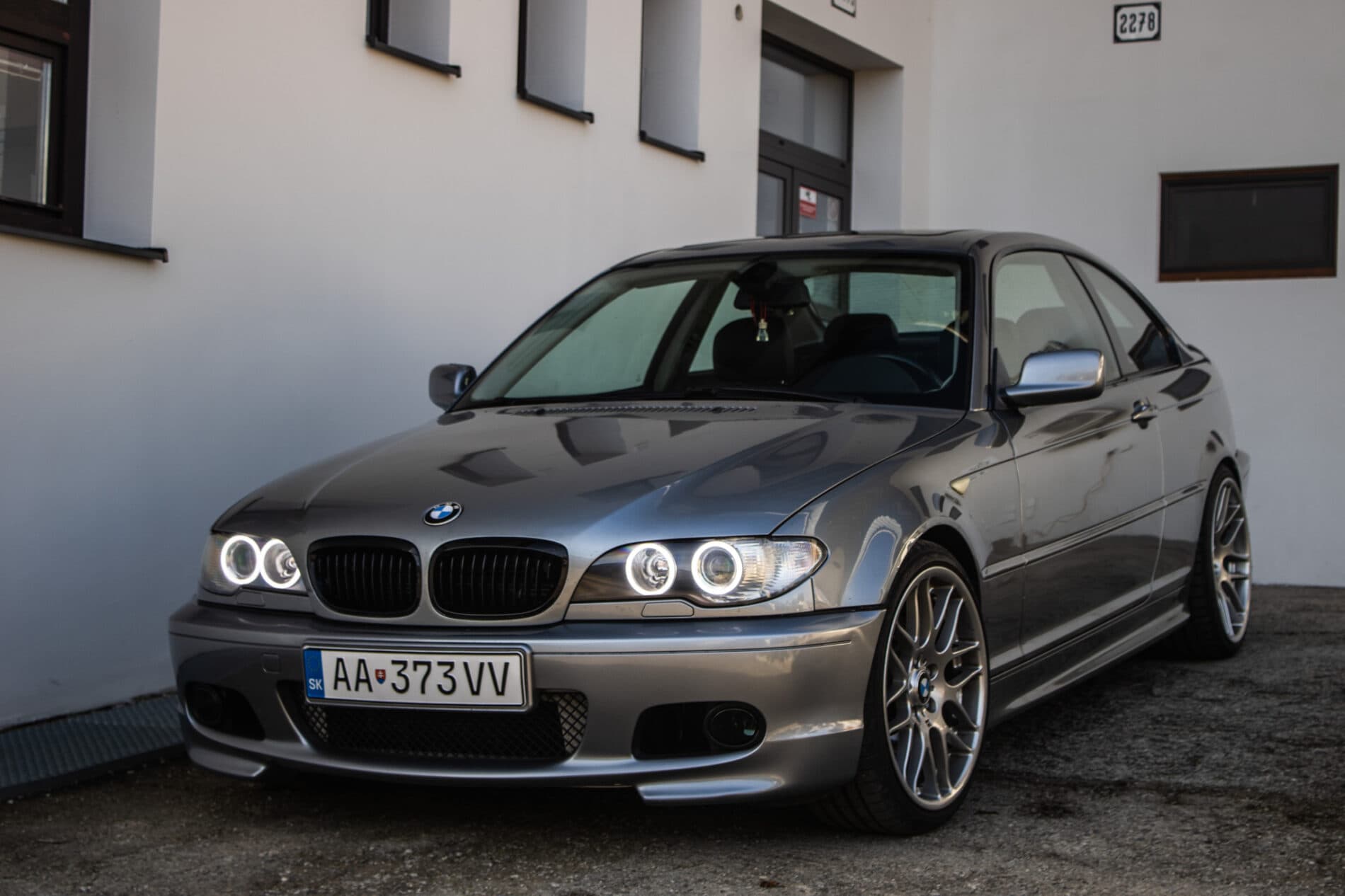 2003 BMW 330i, šedá kupé, 283 013 km